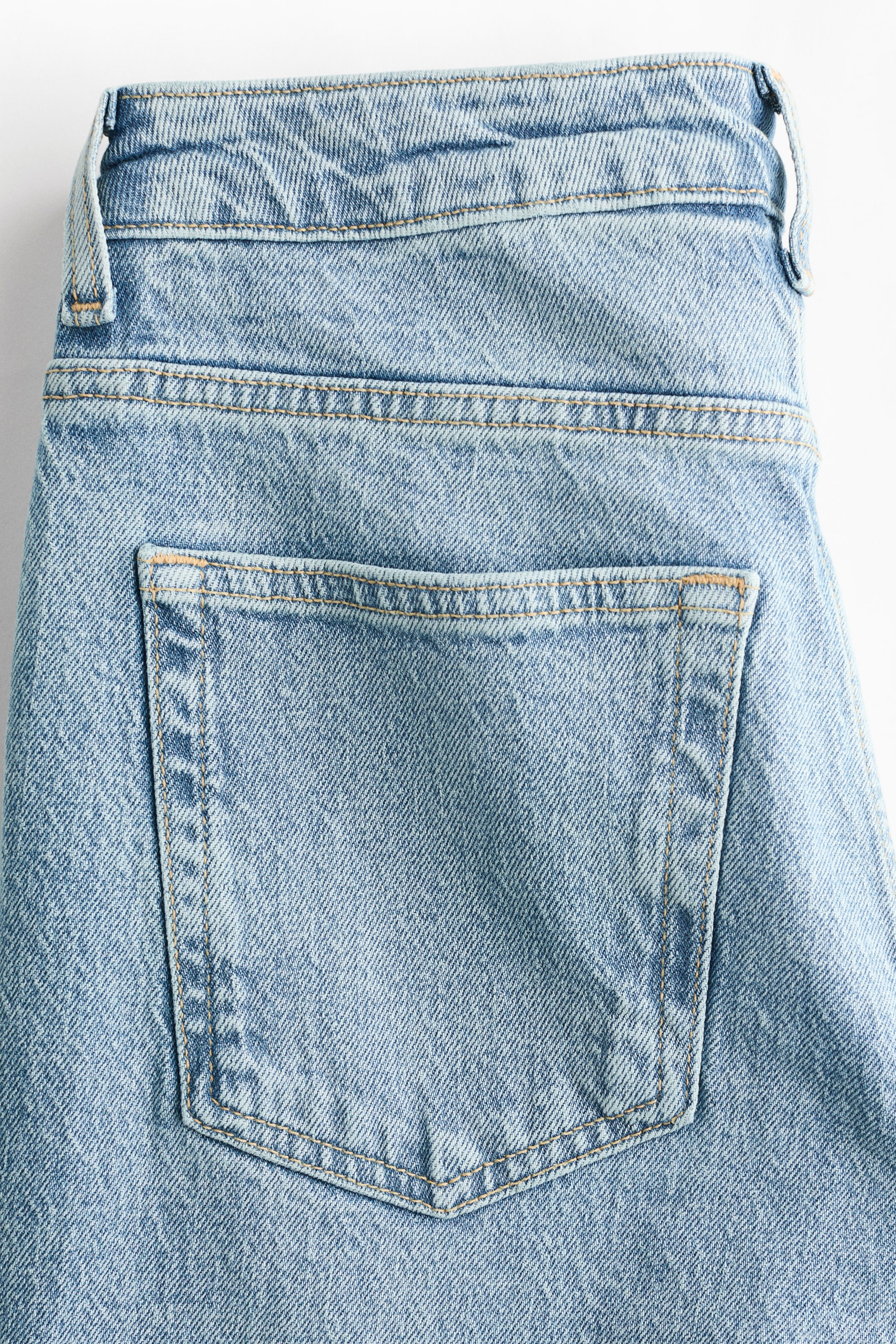 Mom Slim-Fit High-Waist Jeans