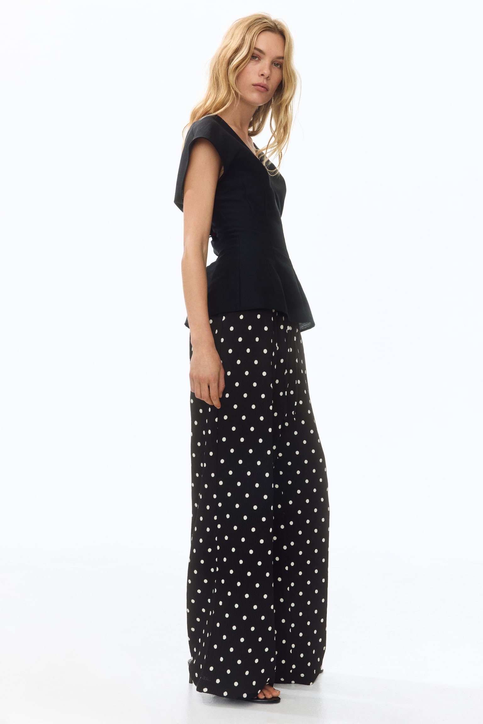 Wide pull-on trousers - Black/Polka dot/Black/Dark brown/Dark rust red/Light beige/Striped/Cream/Striped/Dark brown/Leopard print/Beige - 4