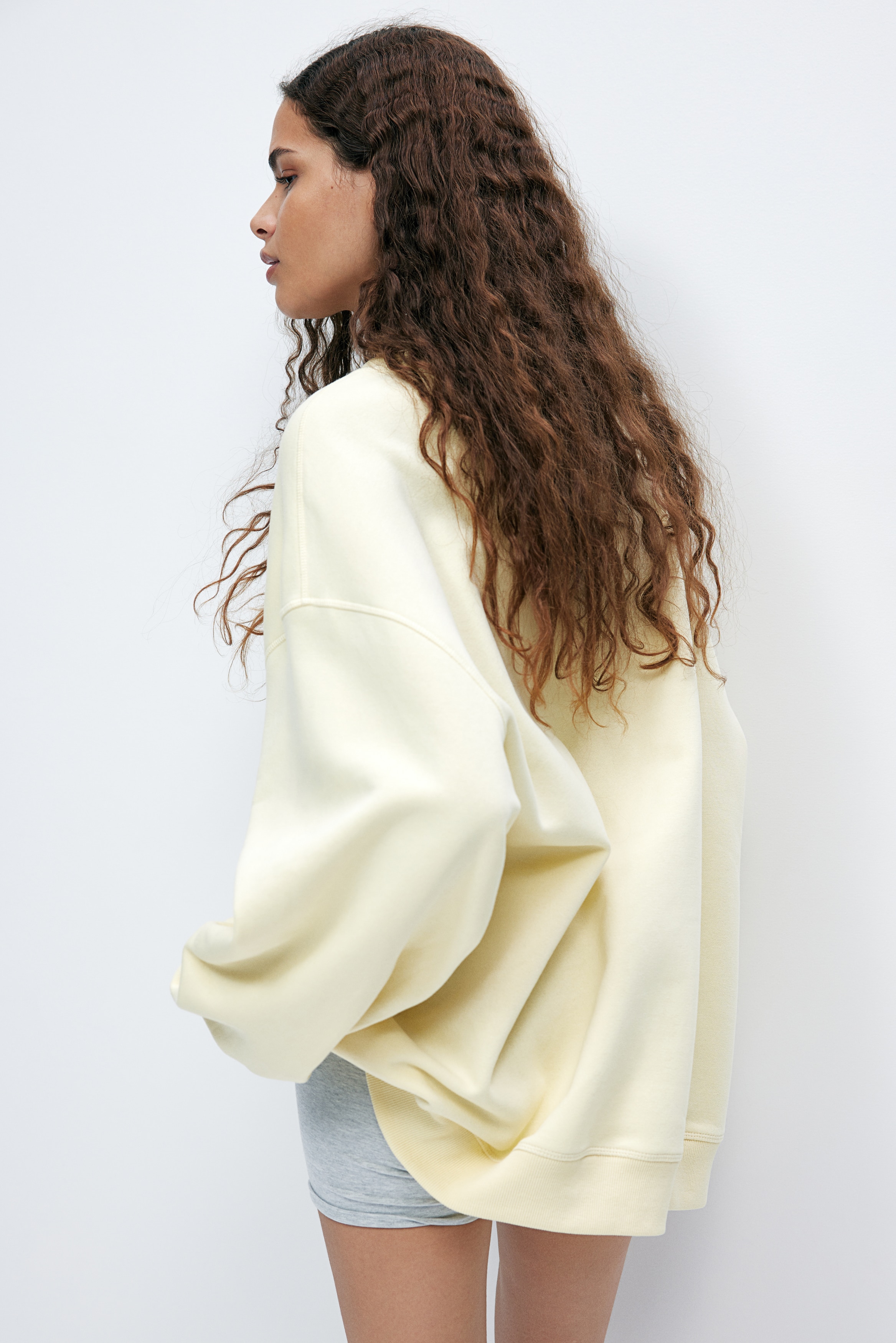 オーバーサイズスウェットシャツ - ライトイエロー - レディース