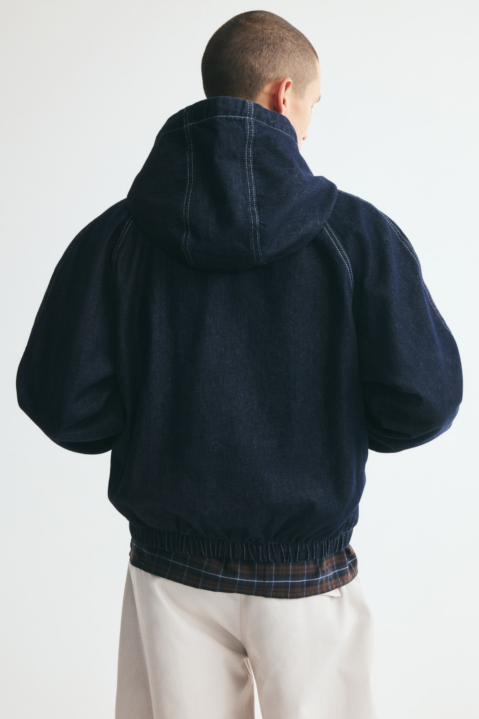 Мужская куртка H&M Hooded Denim Jacket, цвет: Тёмный джинсовый синий — фото 5