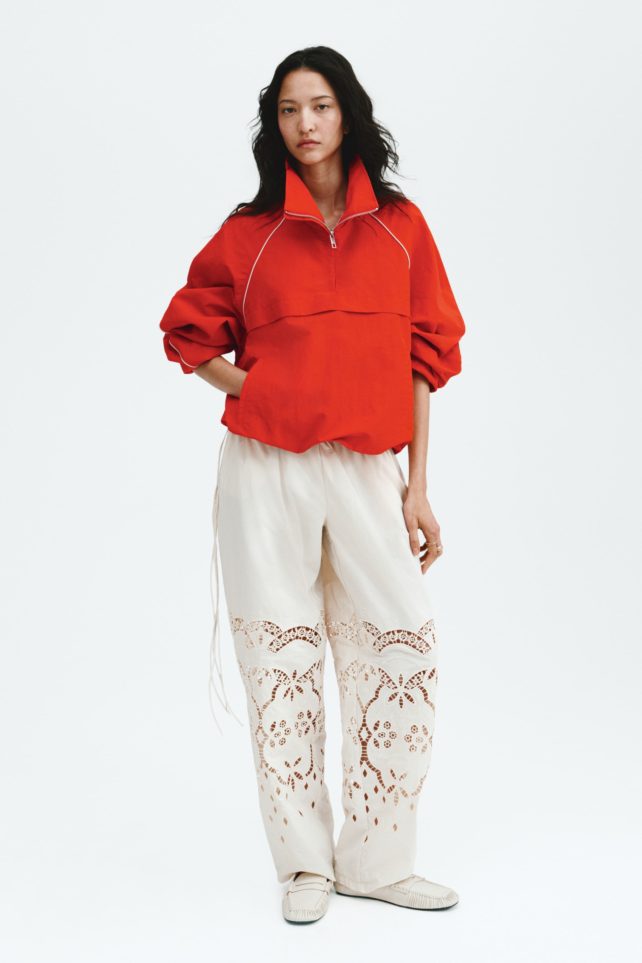 Vis større bilde: Oversized anorakk i nylon - Klarrød - Ladies | H&M NO 1