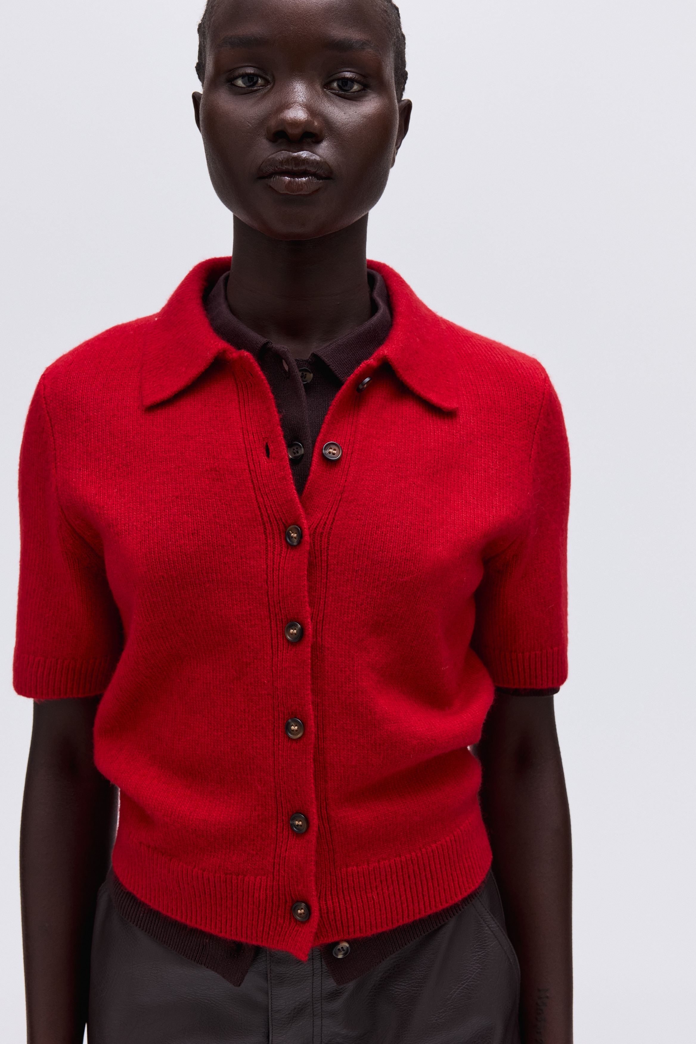 Short-sleeved collared cardigan