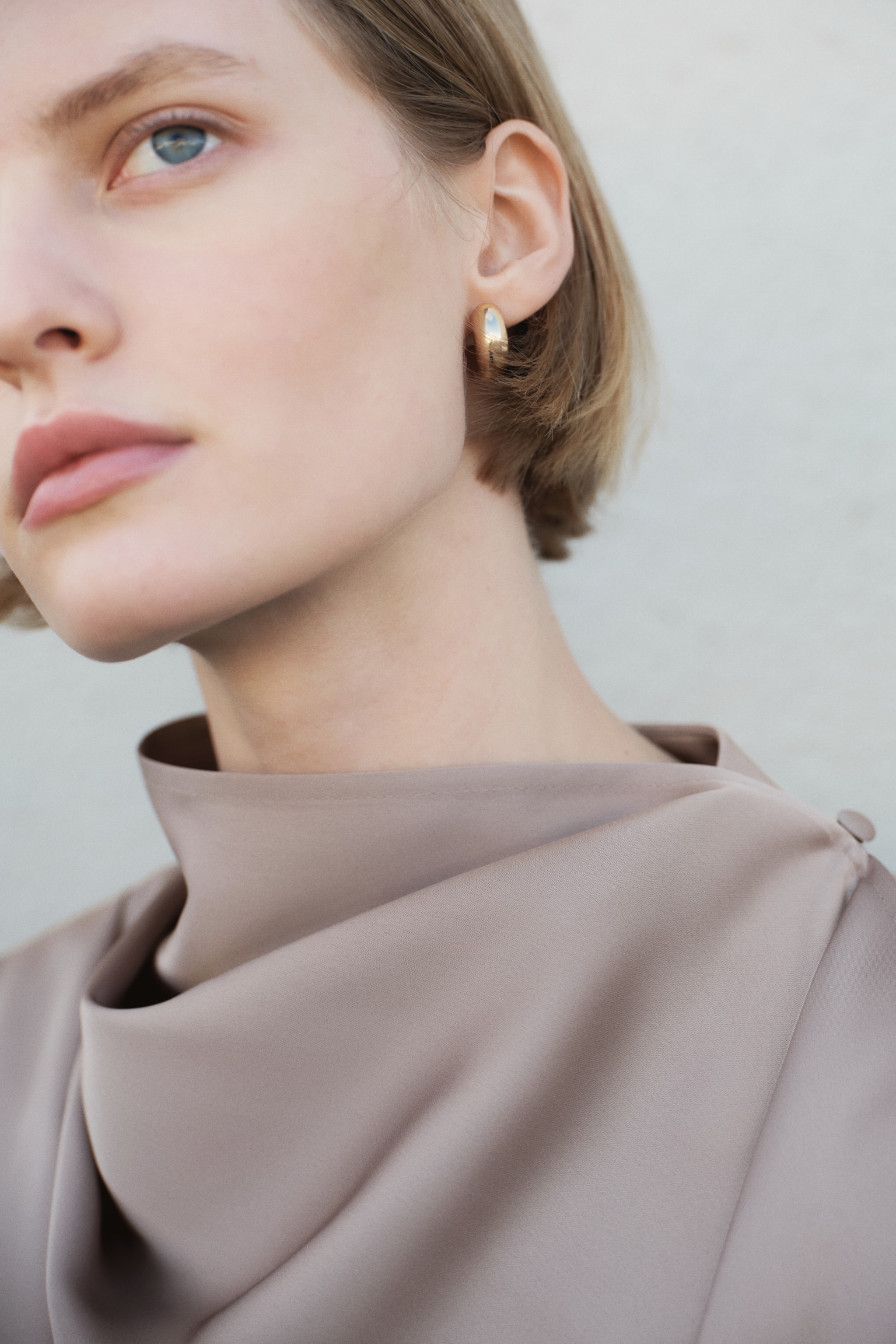 圍巾細節綢緞女衫 - 灰大地色/黑色 - 3