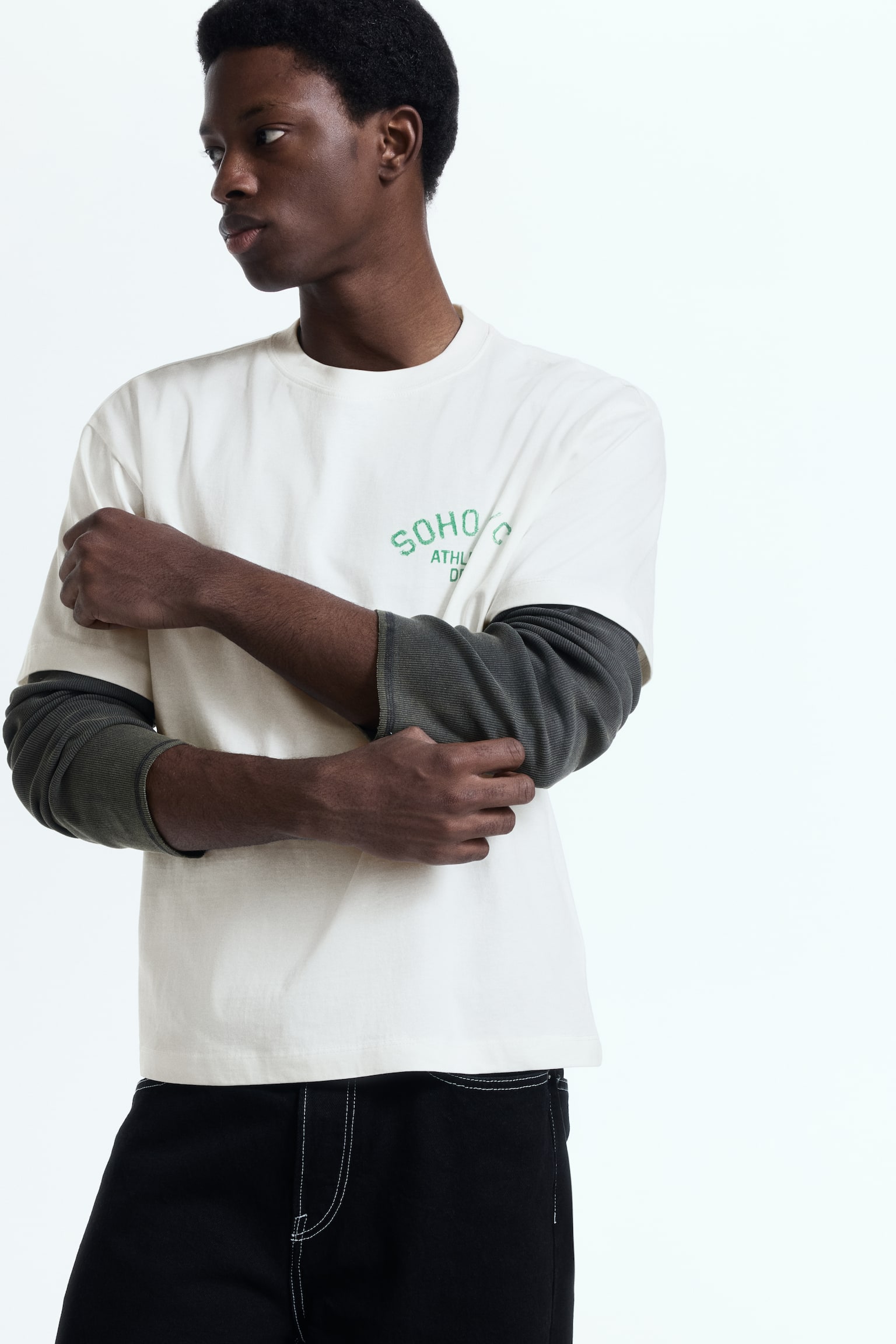 טישירט עם הדפס Loose Fit - לבן/Soho/אפור בהיר מלאנז'/Newport/כחול כהה/New York City/סגול/NYC/בז'/Run Wild/שחור/Golden Sunset/לבן/SoHo - 4