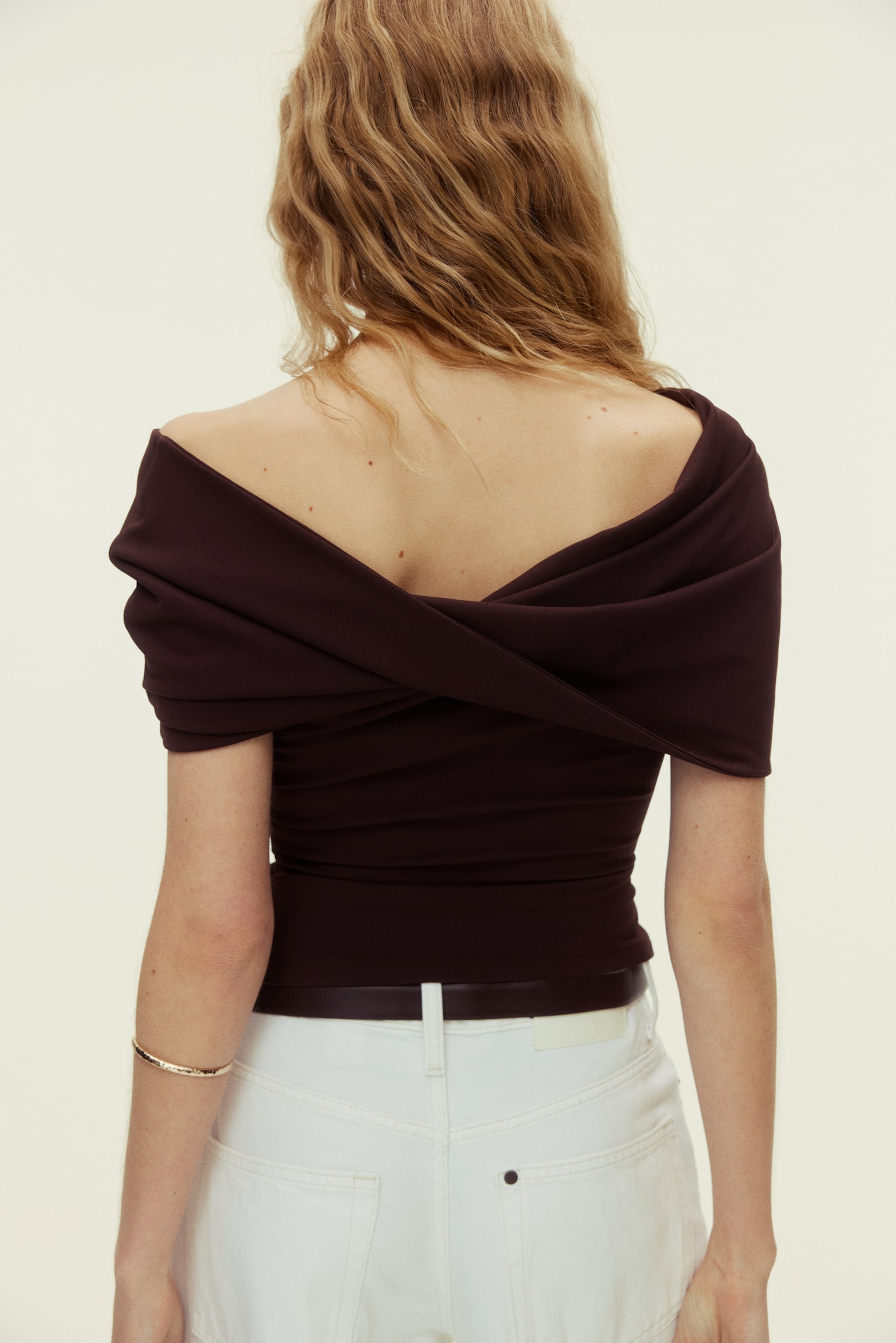 Twist-detail off-the-shoulder top - Dark brown - 4