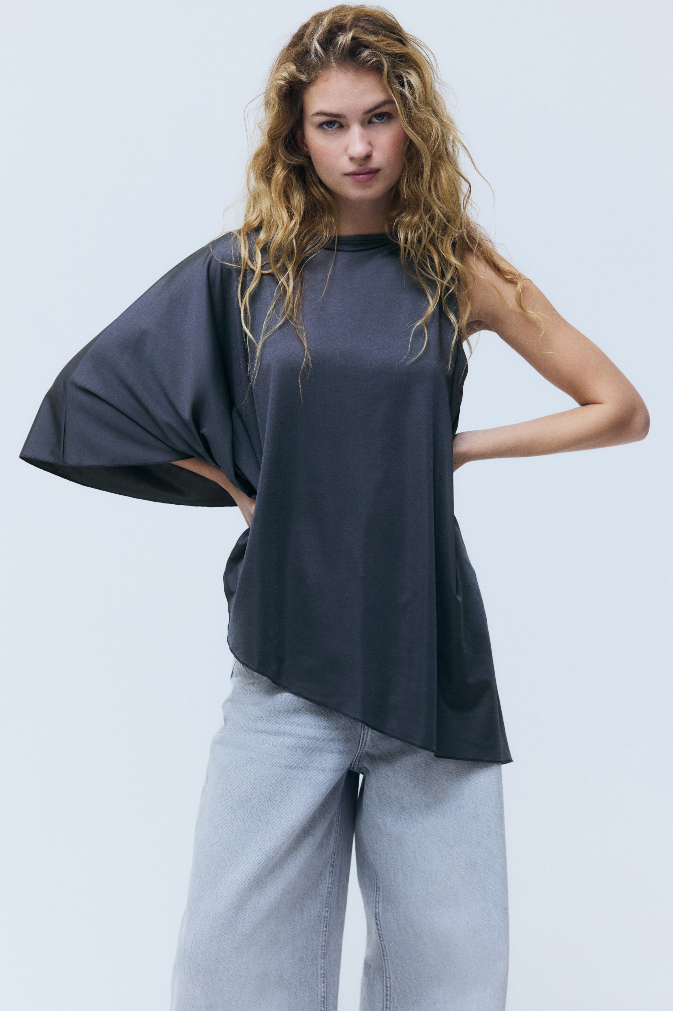 Asymmetrisk poncho-top - Mørkegrå/Mørkebrun