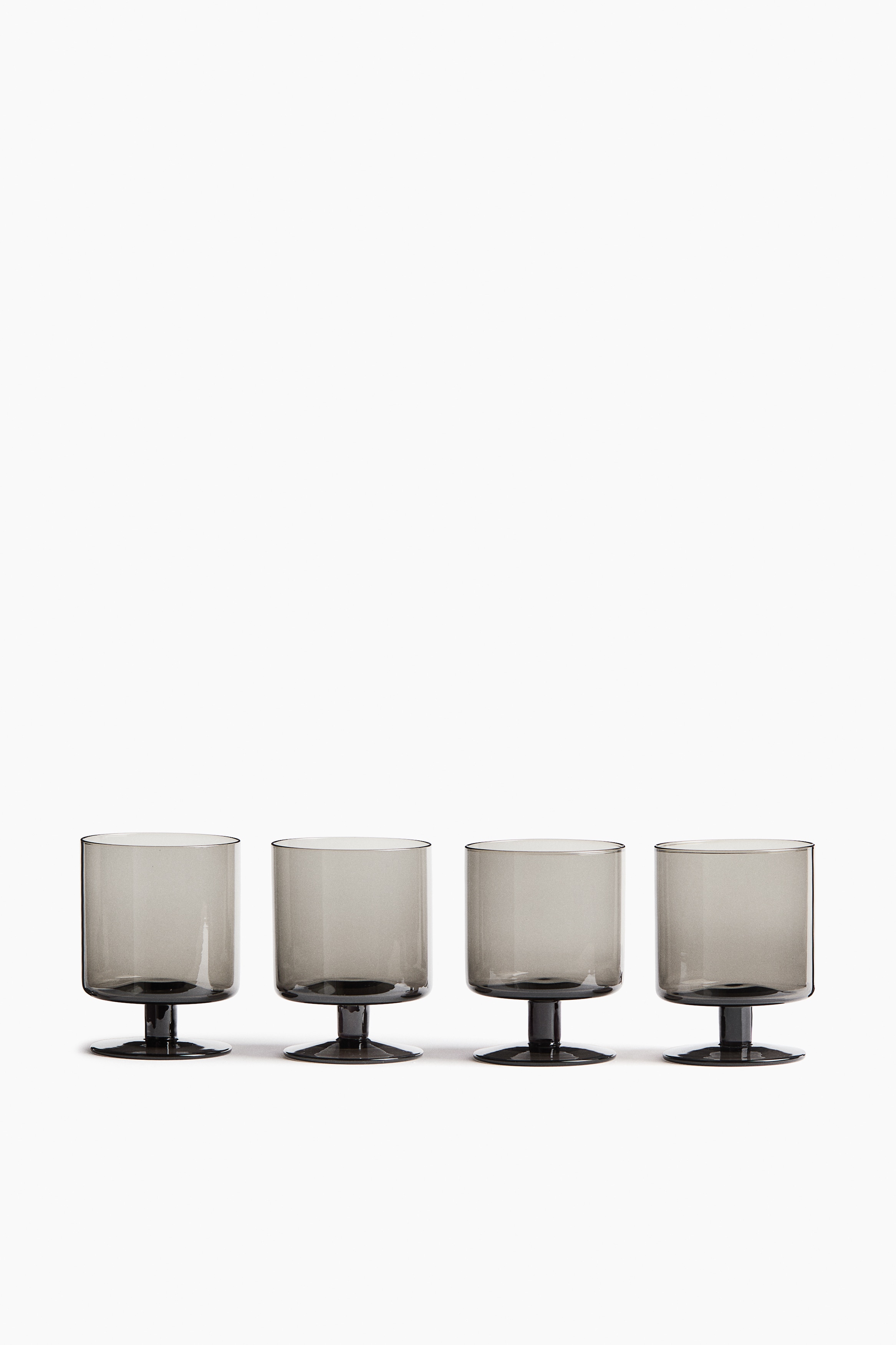 Set de 4 pahare din sticlă suflată artizanalModel