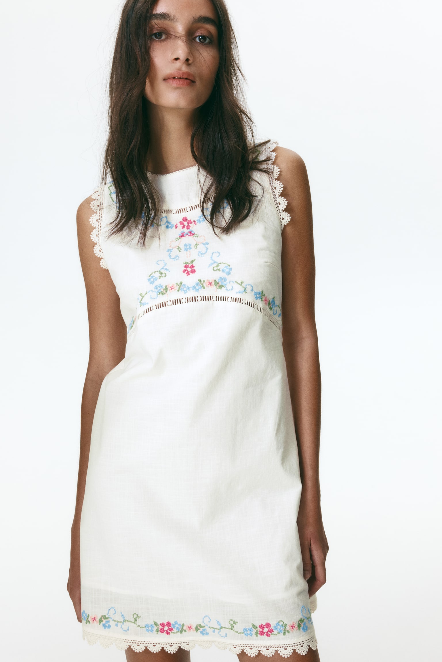 Embroidered open-back dress - Ivory/Floral - 1