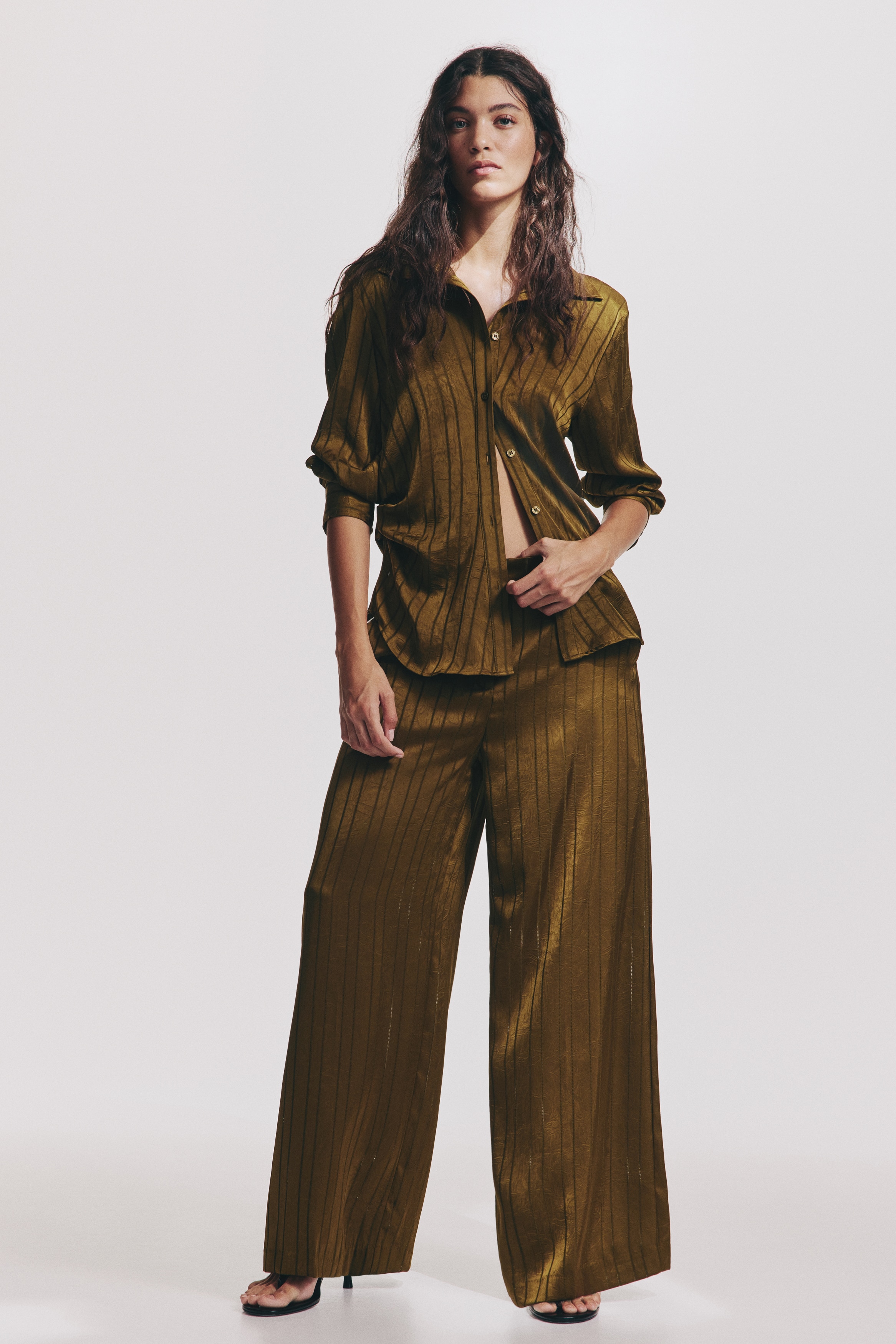 Wide tailored trousers