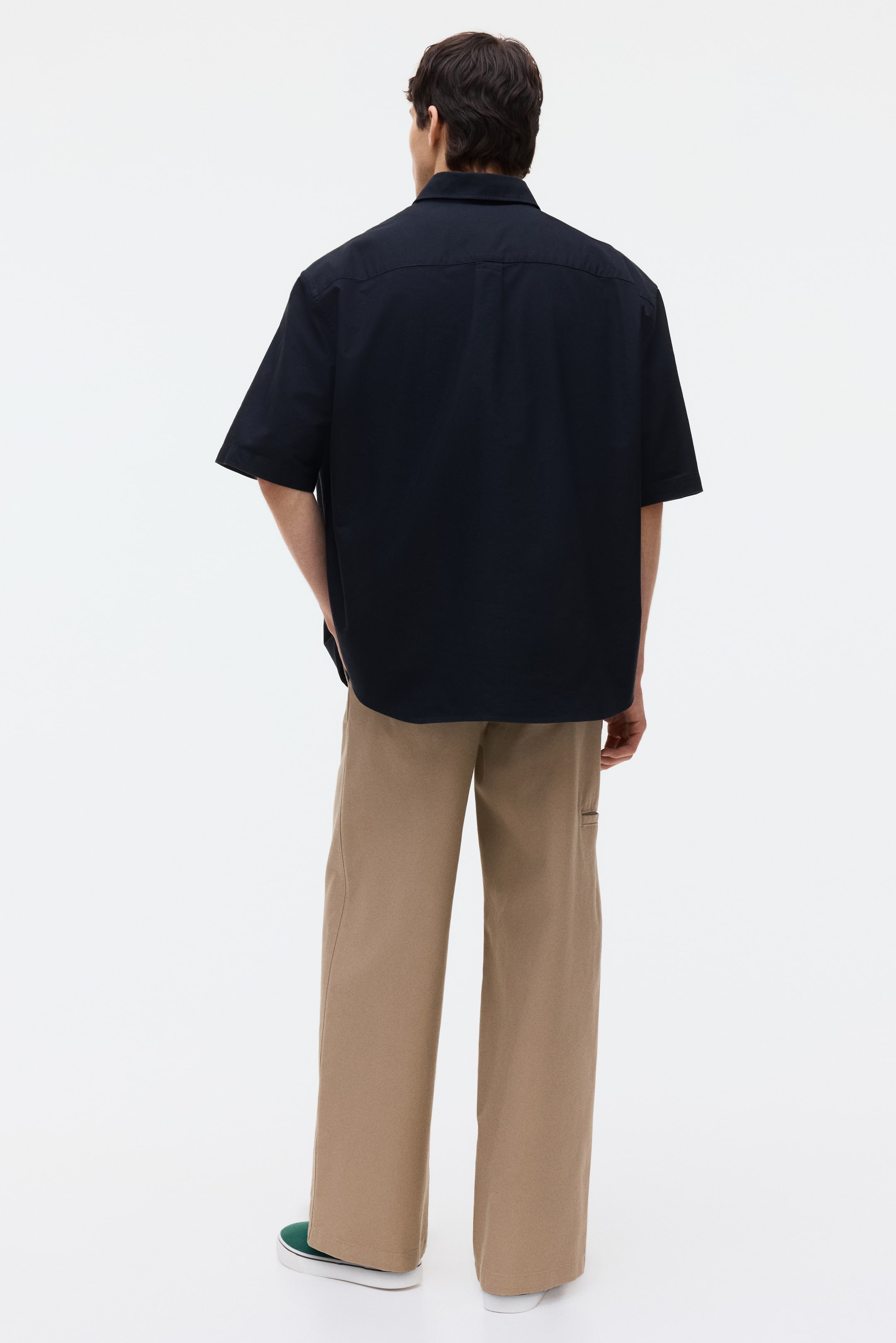Мужские рубашки H&M Relaxed-Fit Short-Sleeved Oxford Shirt — фото 6