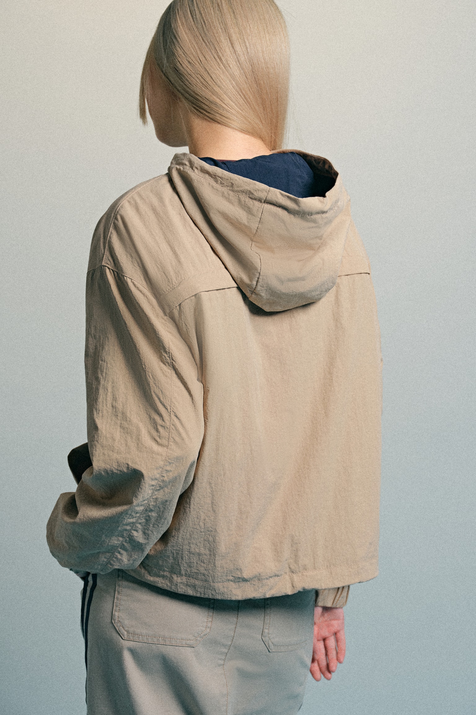 Áo anorak có hoạ tiết in - Màu be nhạt/Kodak - 7