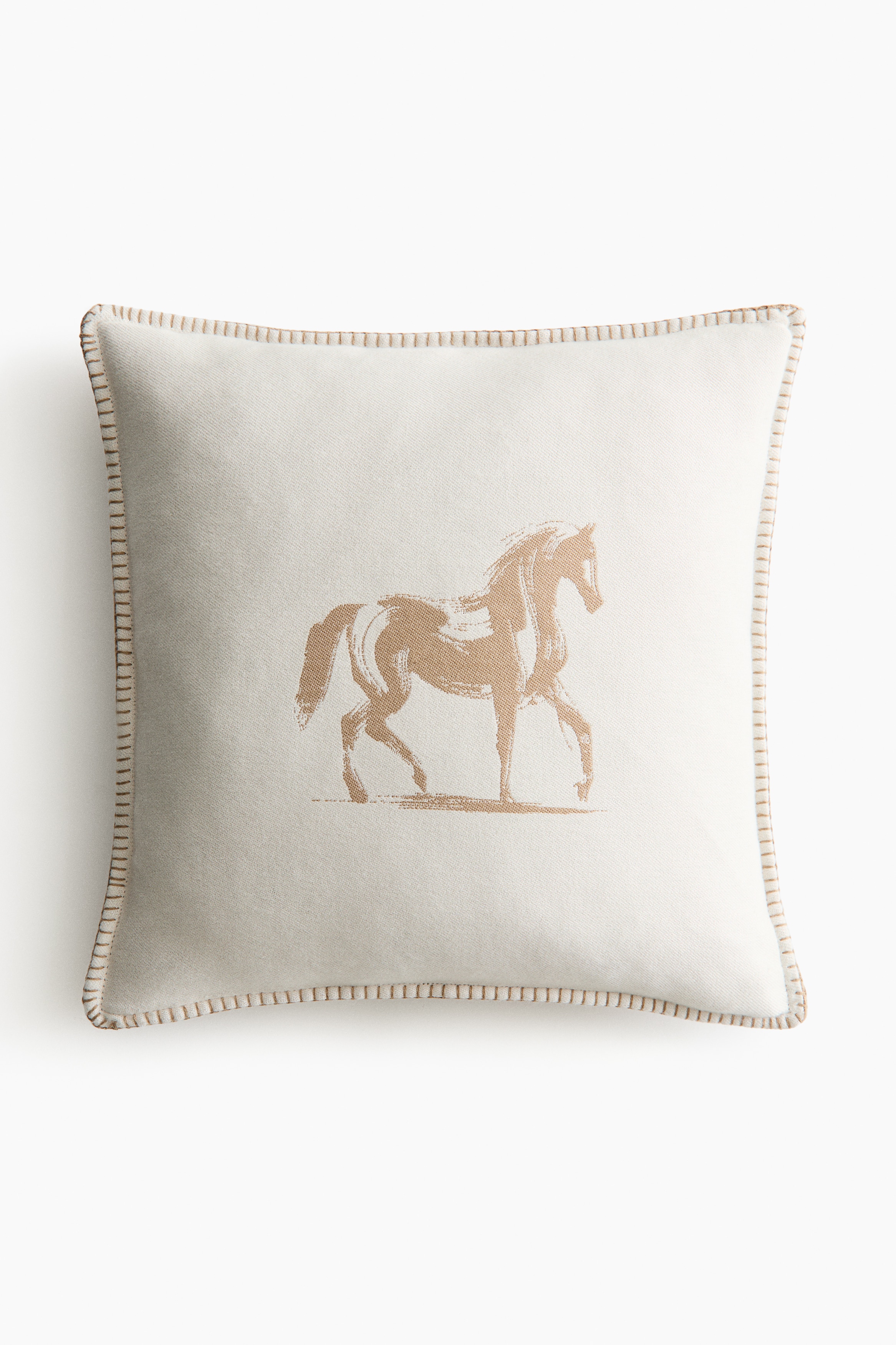 Motif-detail cushion coverModel