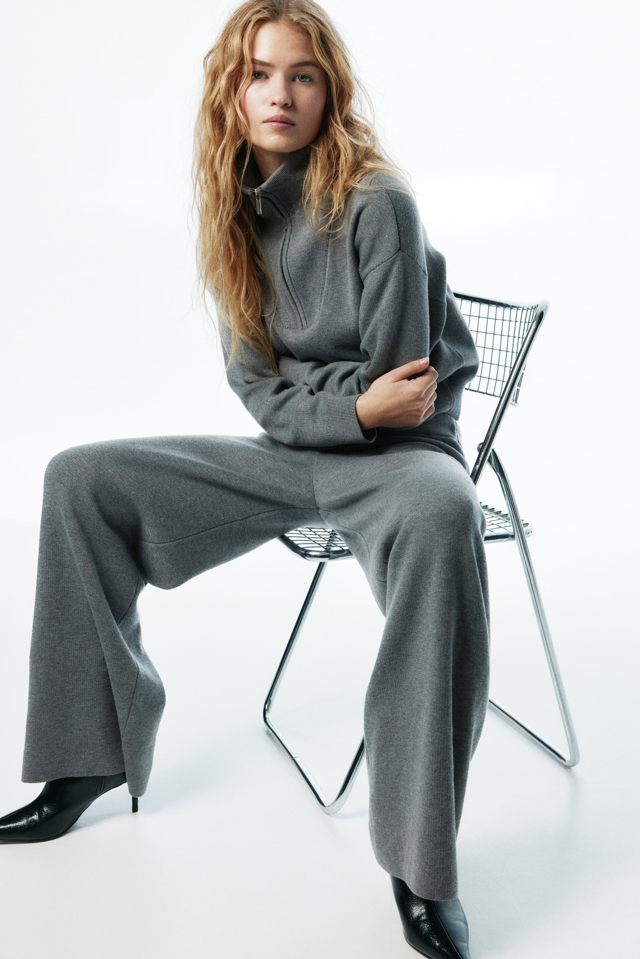 View larger image: Knitted drawstring trousers - Grey - Ladies | H&M IN 1