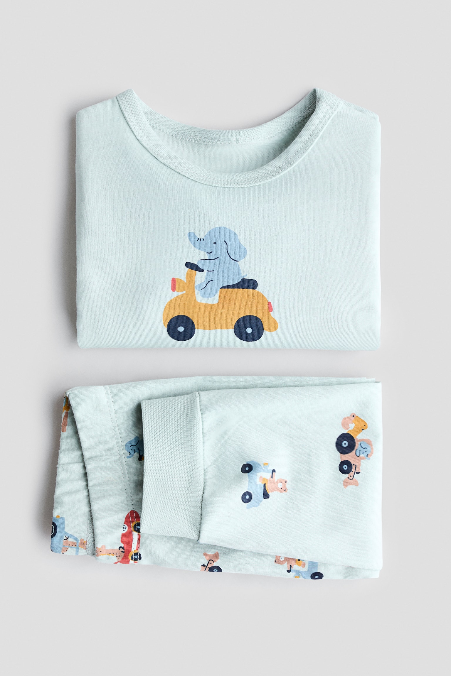 Bawełniana piżama z nadrukiem - Jasna zakurzona zieleń/Pojazdy/Jasnoniebieski/Pojazdy/Biały/Balony/Biały/Króliki/Biały/Serca/Turkusowy/Kropki/Beżowy/Panterka - 2