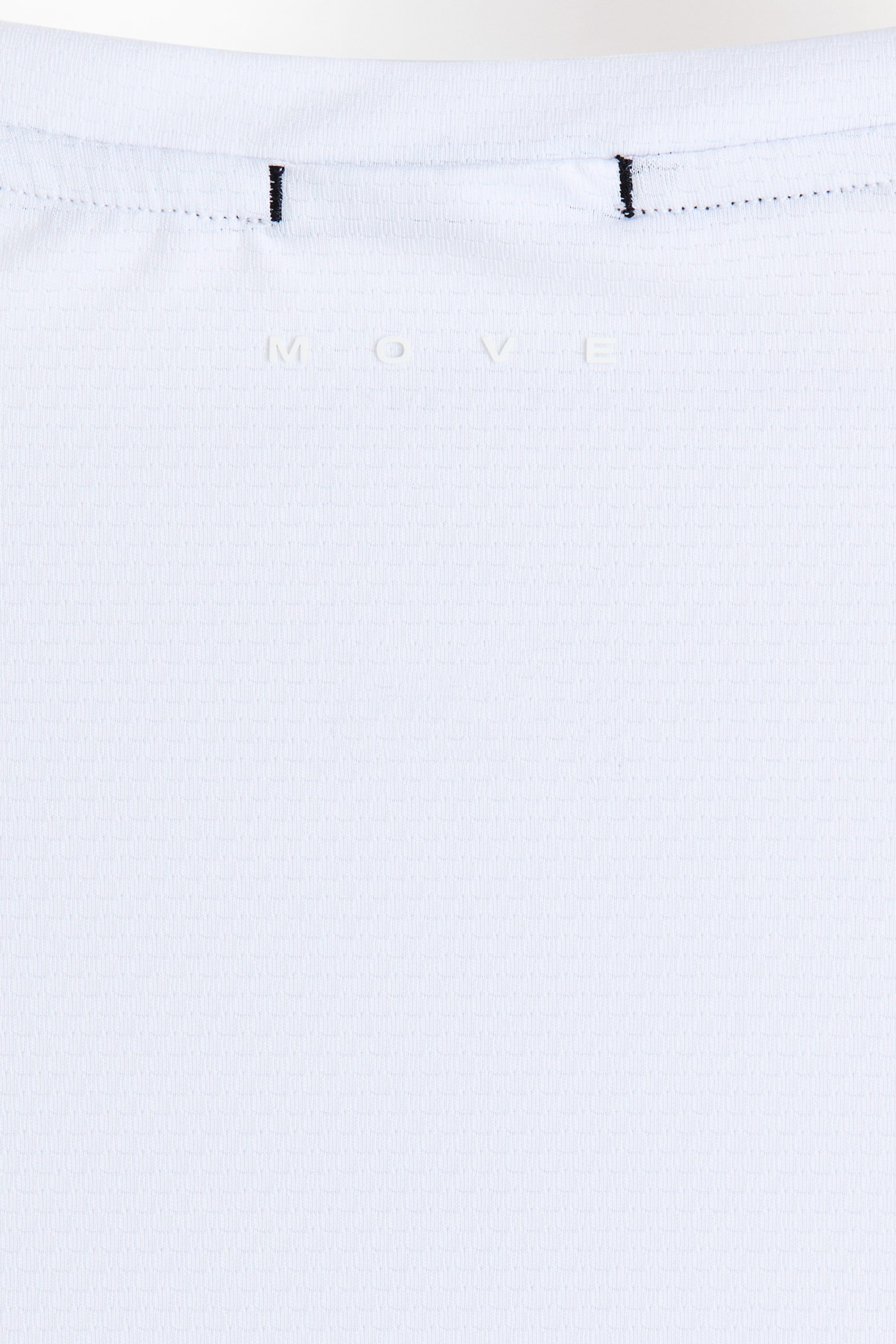 T-shirt sport Ă©pousant les muscles en DryMoveđ
Ș