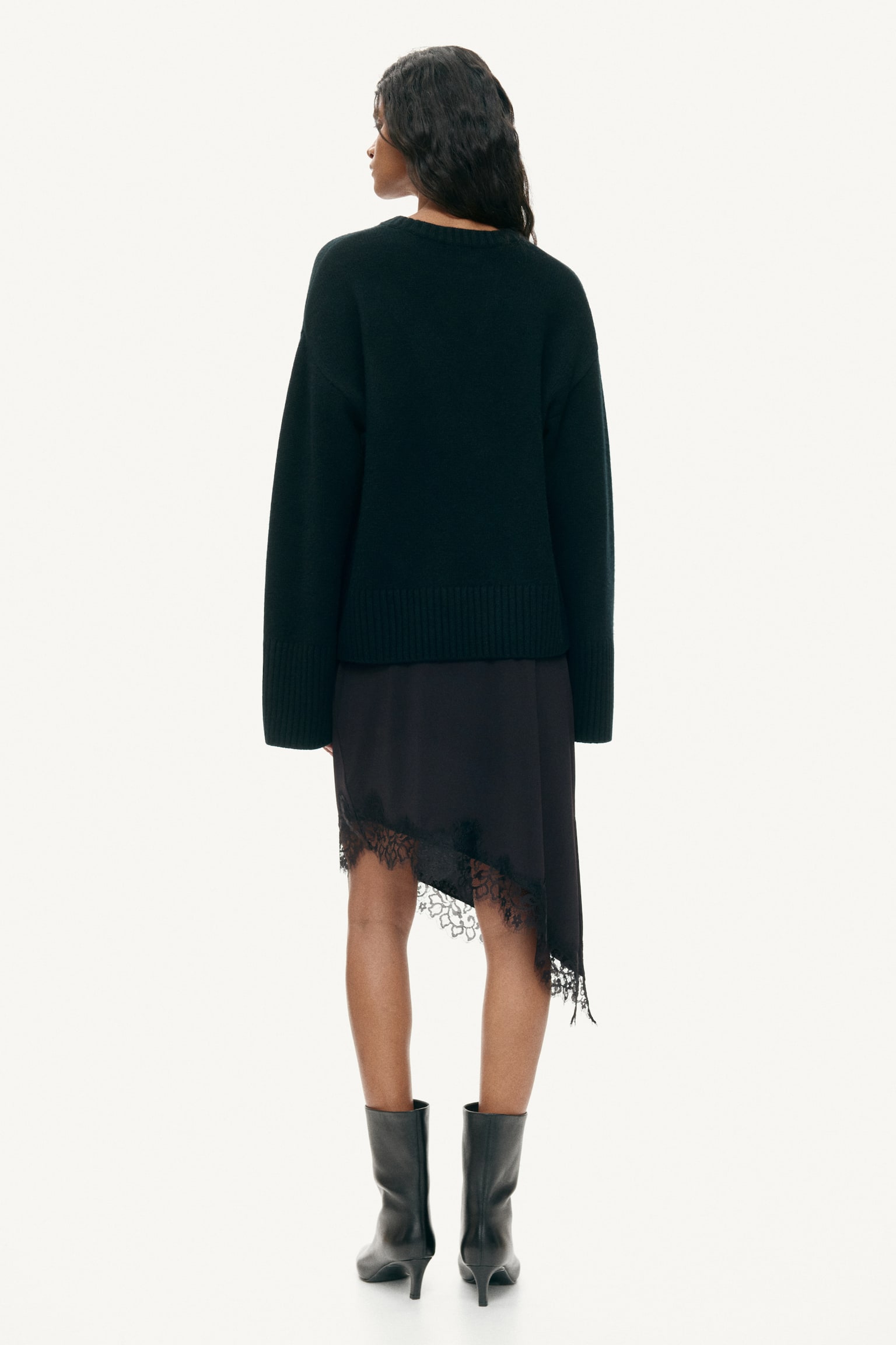 Falda asimétrica con borde de encaje - Negro - 6