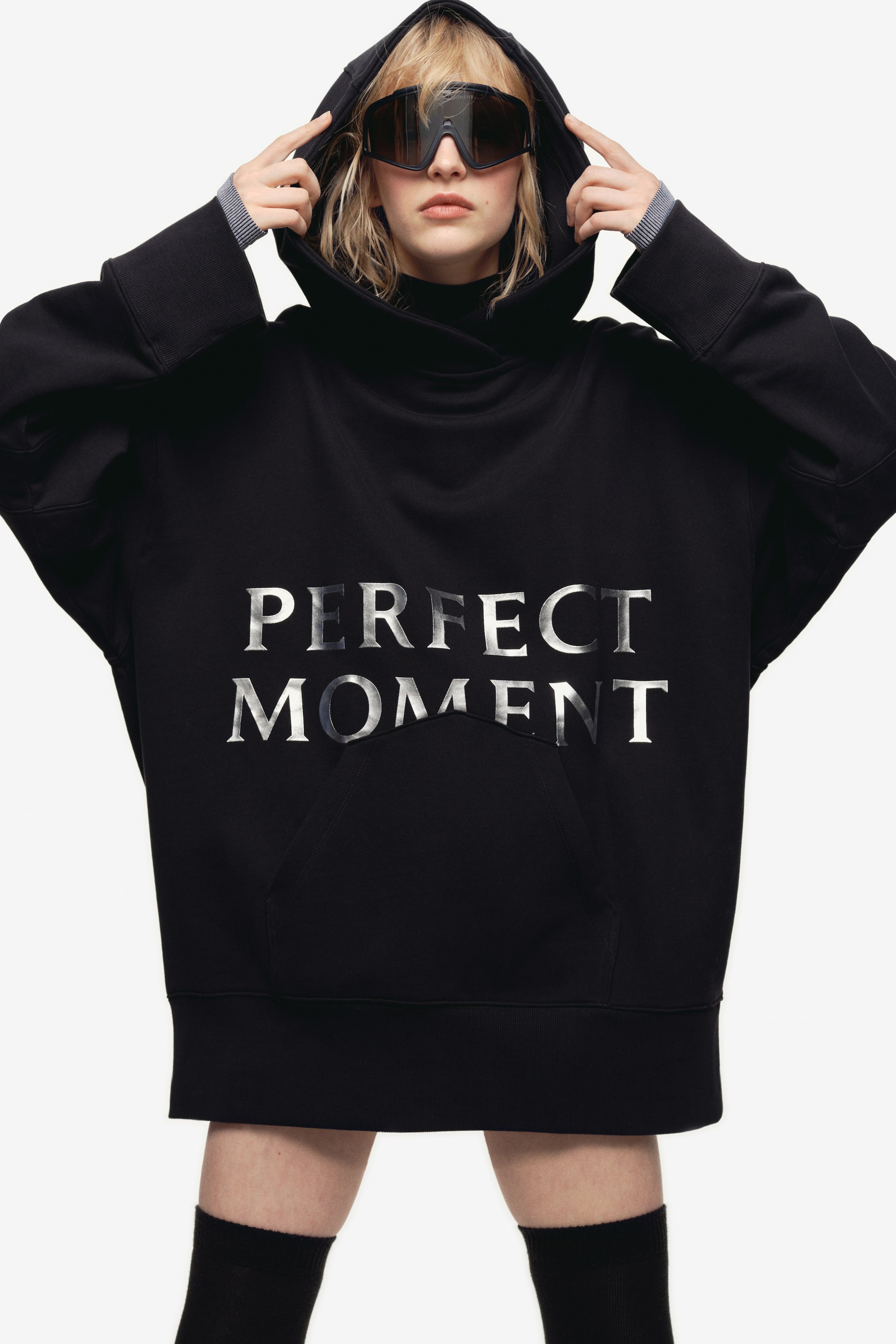 Visa större bild: Huvtröja med tryckt motiv - Svart - DAM | H&M FI 2