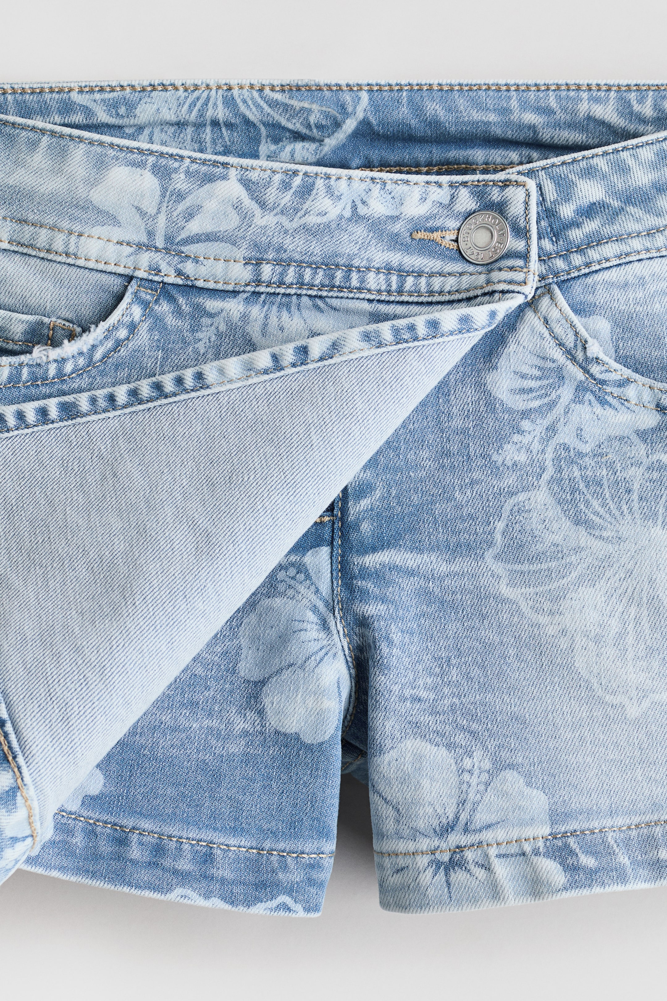 Jupe-short croisée en denim