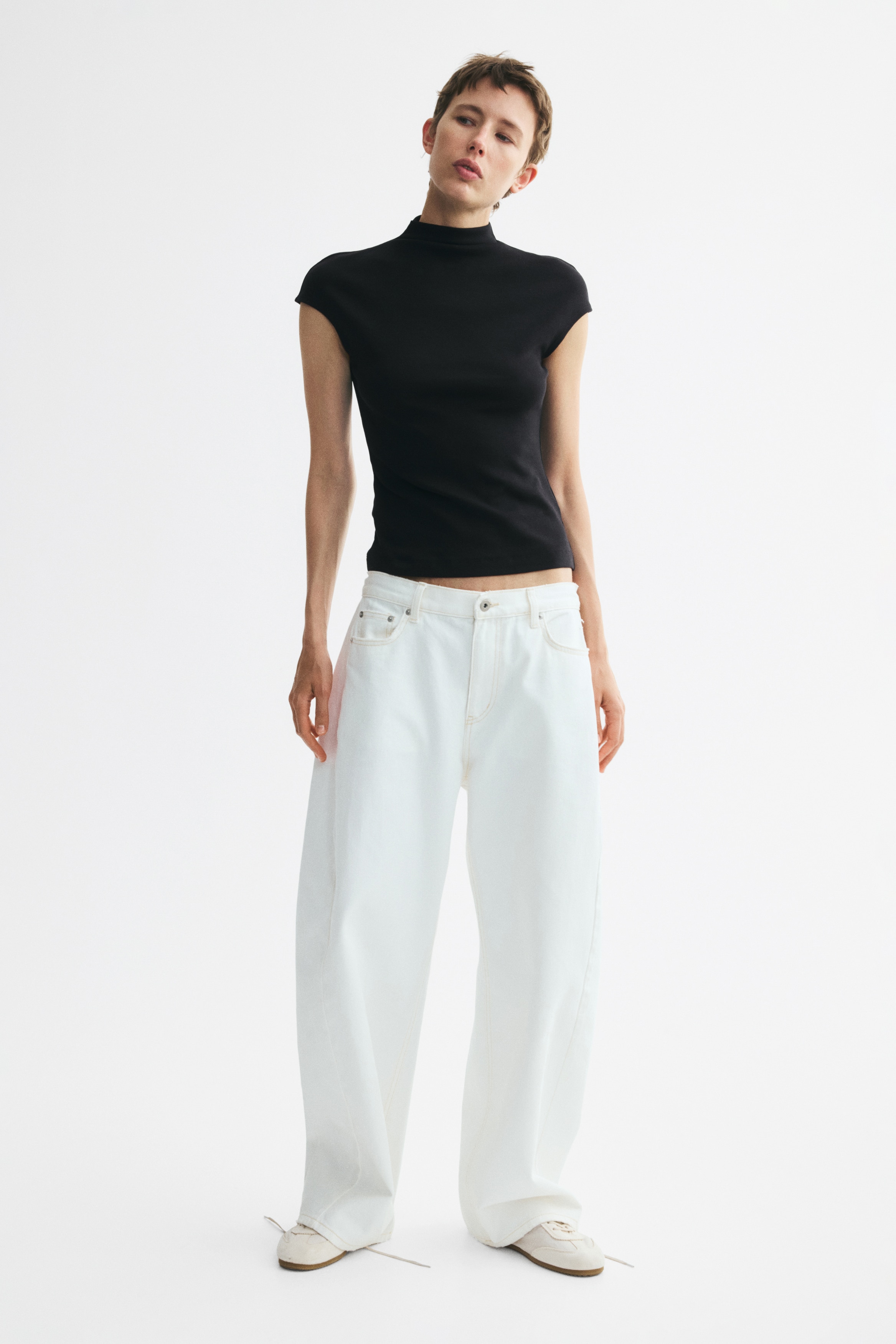 Top de punto con cuello elevado - Negro/Violeta oscuro/Crema