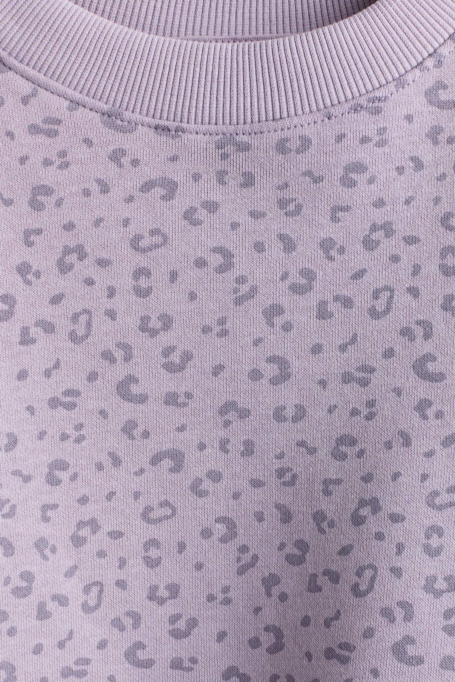 Sweat oversize à l'intérieur brossé - Violet ancien/imprimé léopard/Rose/rayures blanches/Violet clair/Blanc/cœurs/Crème/Rose ancien clair/Gris foncé/cœurs/Rose clair/cœurs/Crème/pois/Bleu/cœurs/Rose/cœurs/Rose foncé - 2