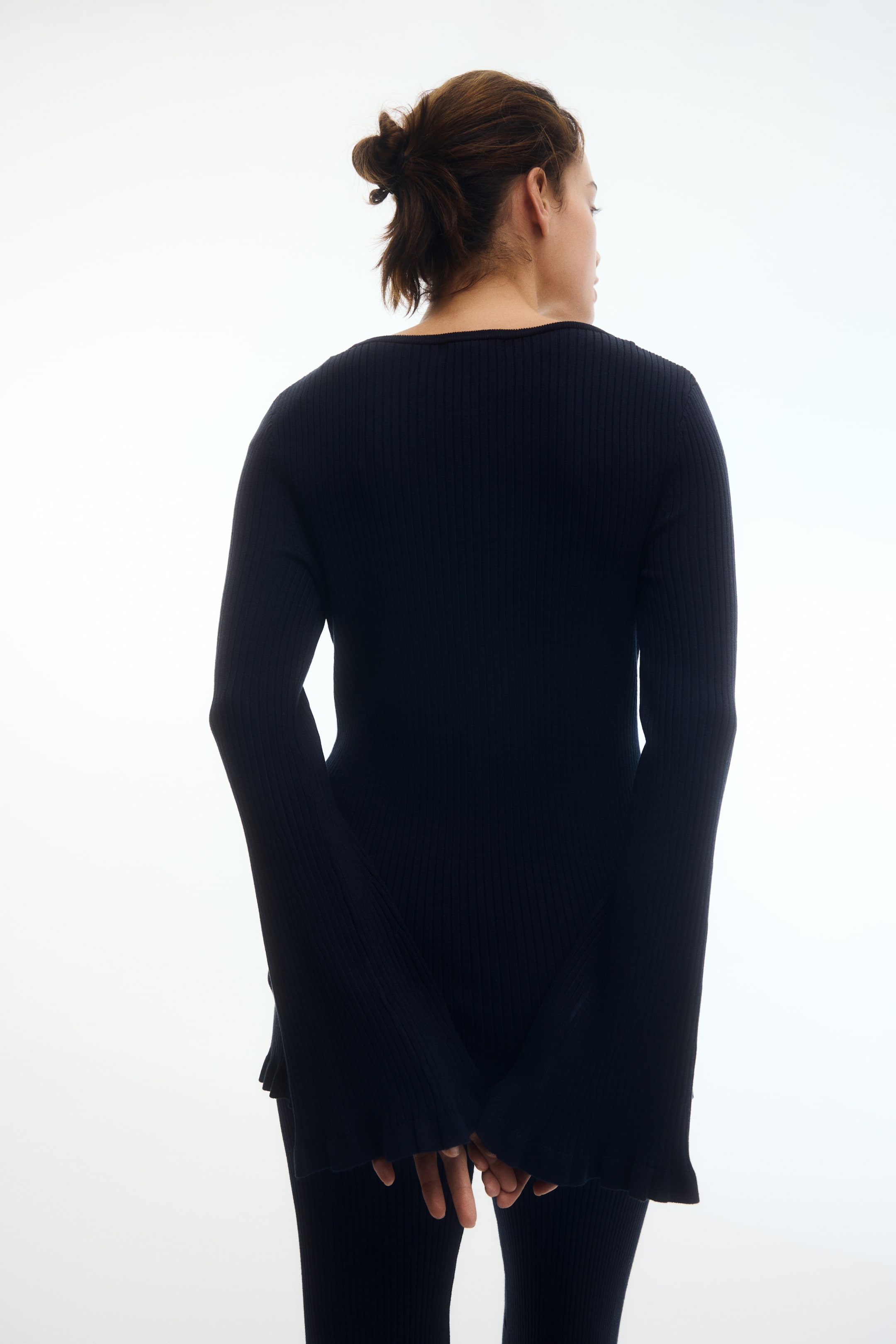 Büyük resmi görüntüle: MAMA Lastik Örgülü Hırka - Lacivert - KADIN | H&M TR 3