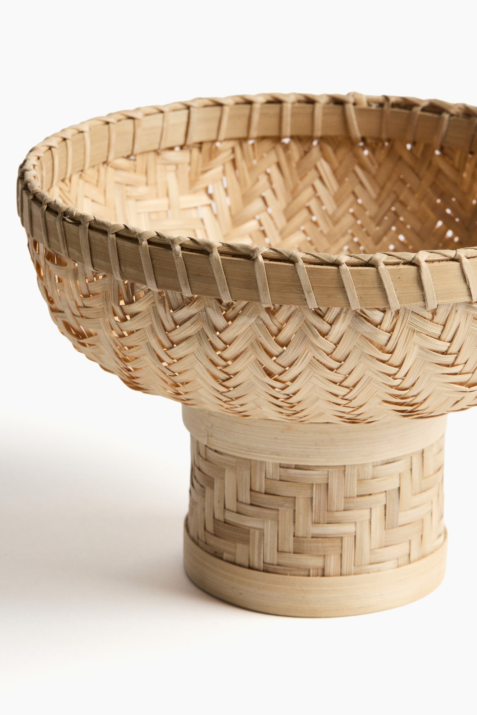 קערת הגשה מבמבוק עם רגל - בז' - 4