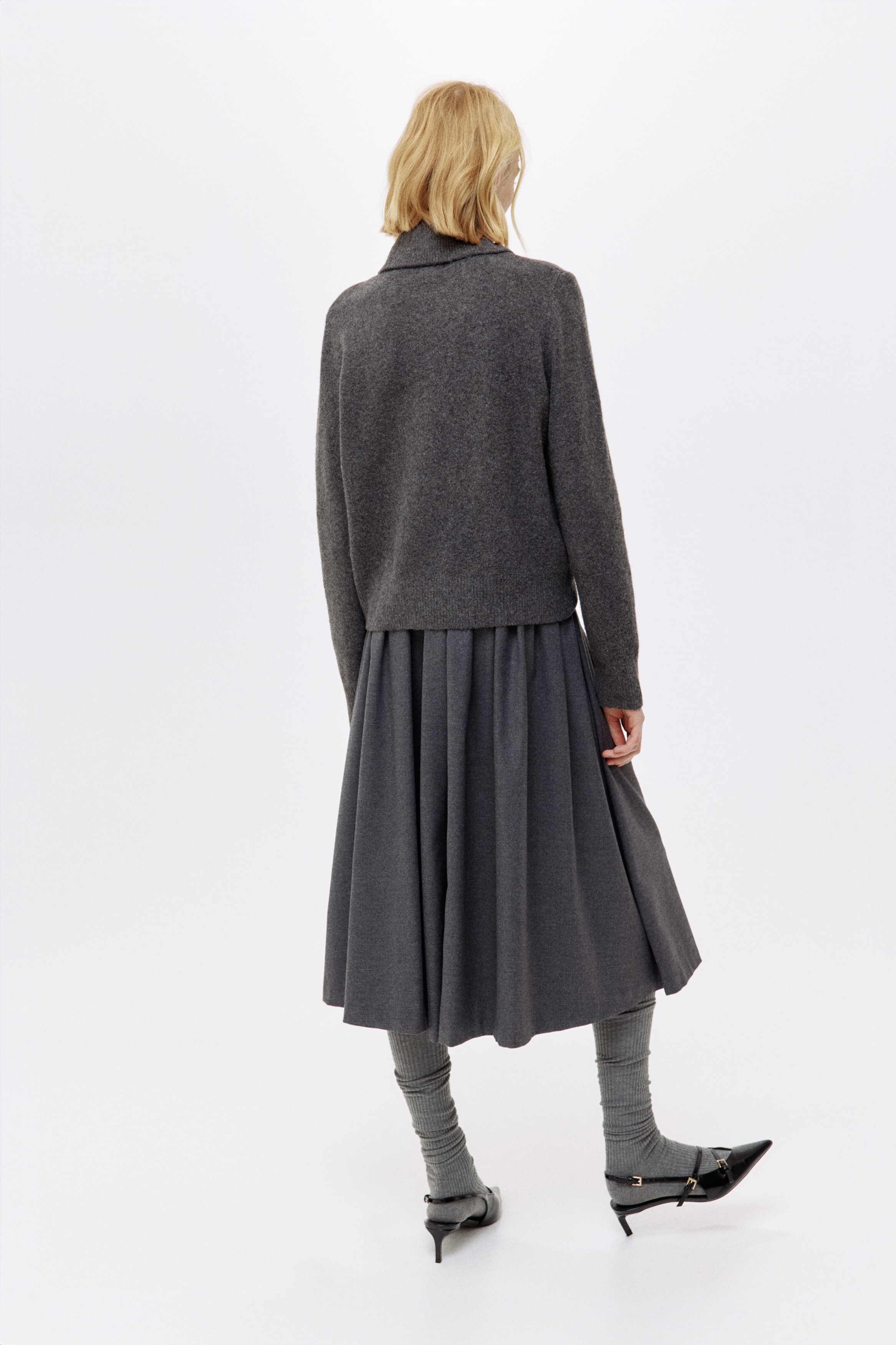 MARK & LONA ダークグレー タートルネックニット MARK & LONA ダークグレー タートルネックニット MARK & LONA