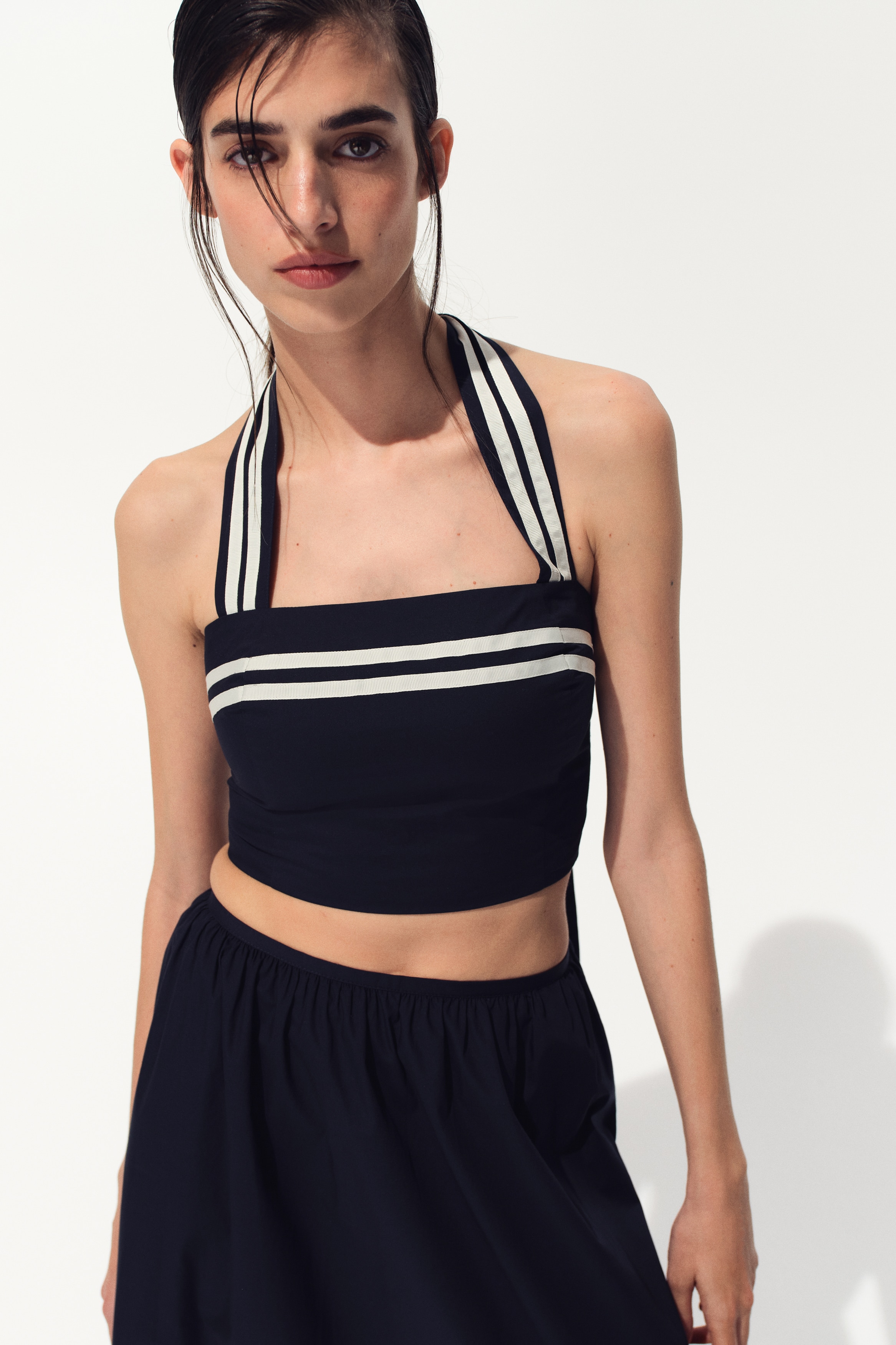 Top halterneck curtoModelo