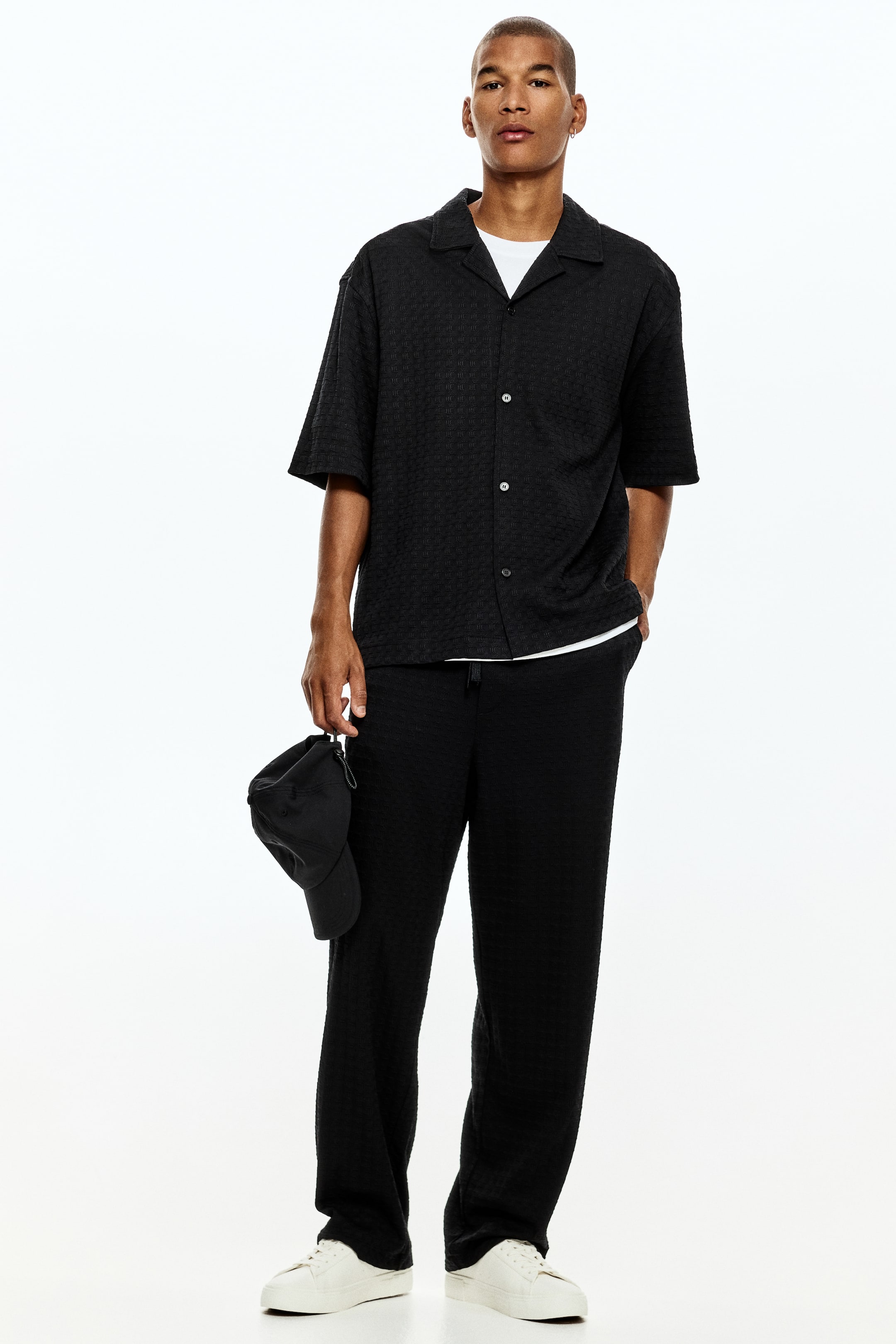 Xem ảnh lớn hơn: Áo sơ mi cổ hai ve Loose Fit - Màu đen - Men | H&M VN 2