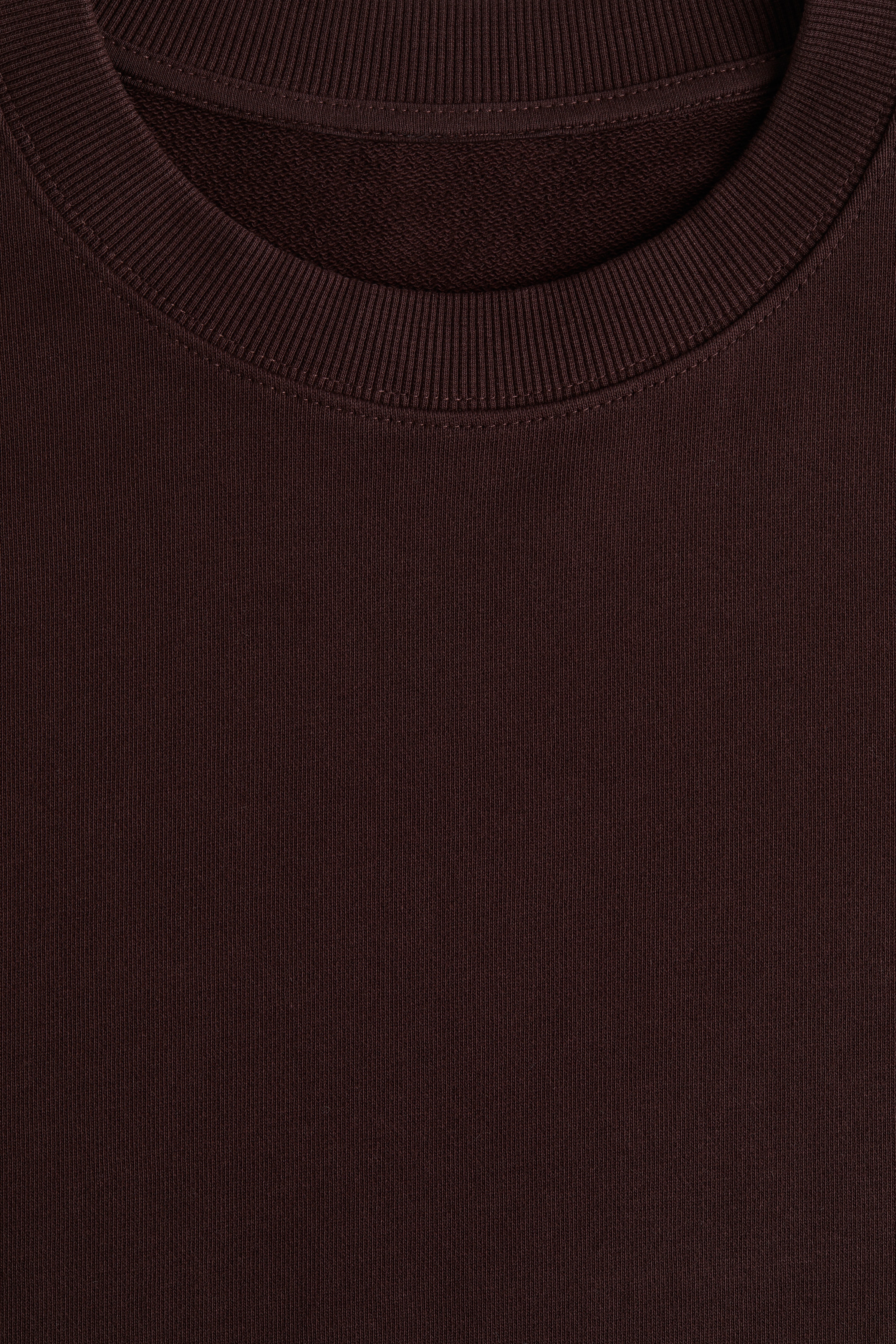 Short-sleeved sweatshirt