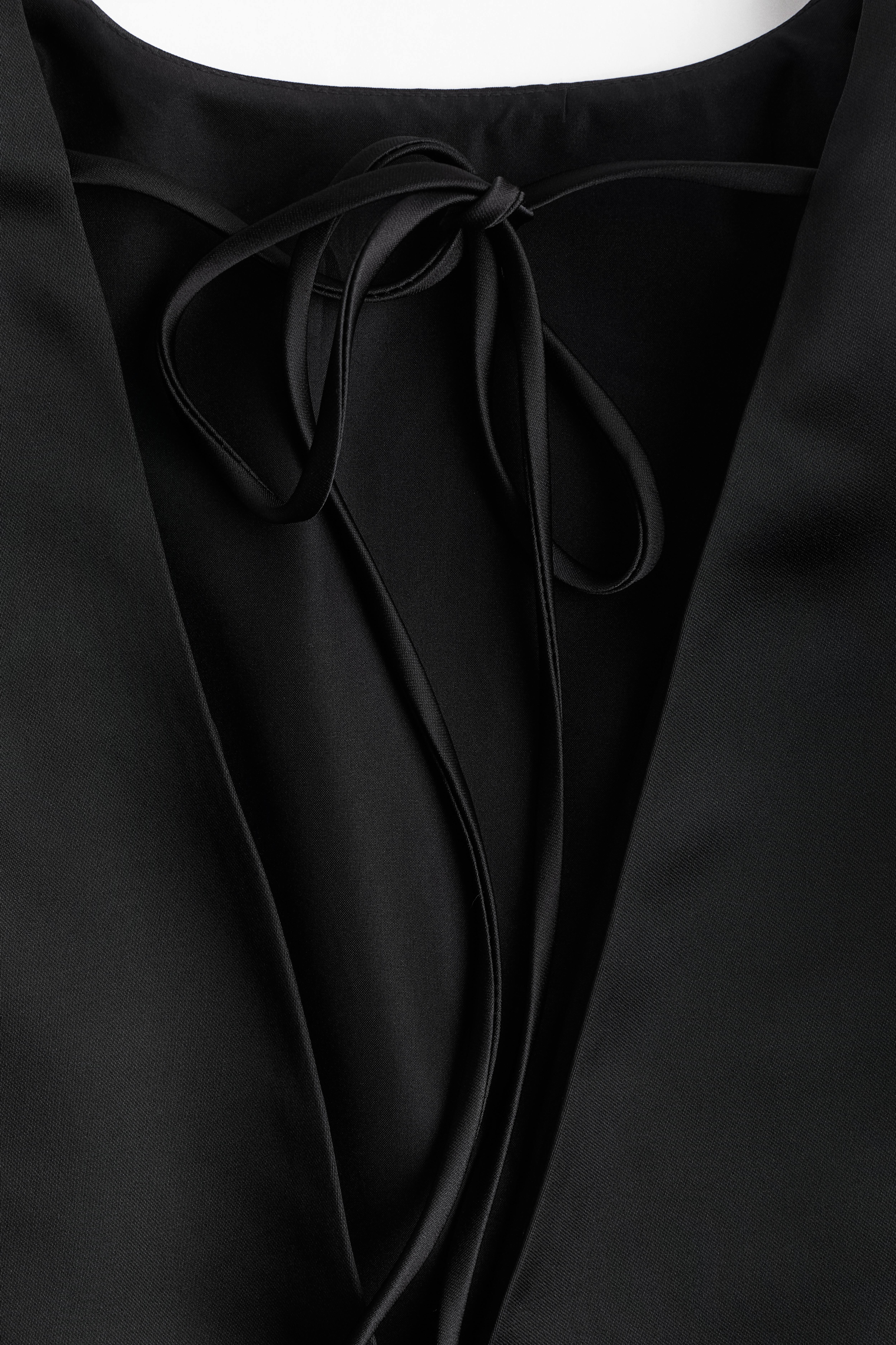 Robe avec dos ouvert