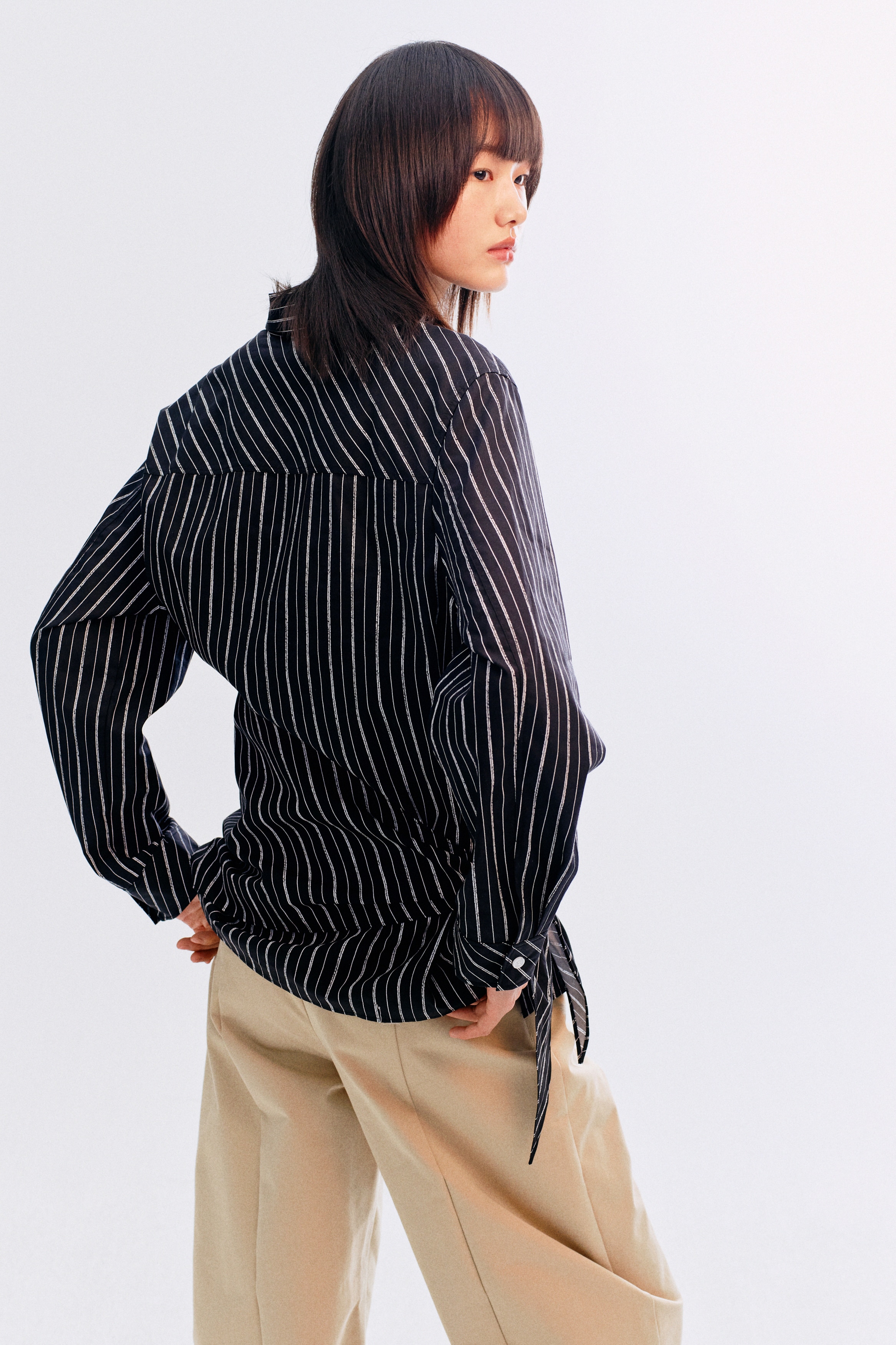 h&amp;m toga スカーフディテールコットンブラウス TOGA - TOGA × H&M スカーフディテールコットンブラウス Mサイズの通販
