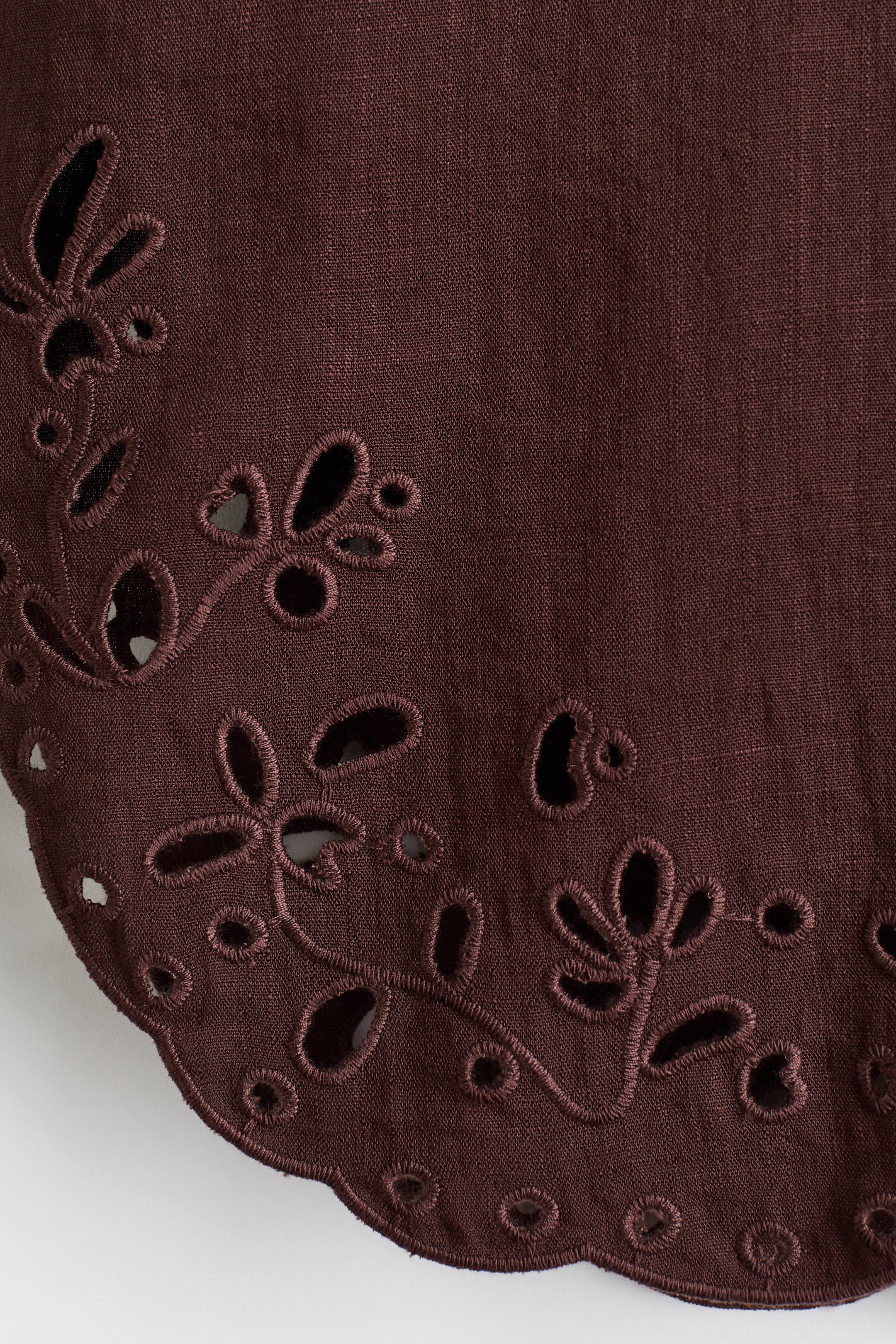 Chemise de plage avec broderie anglaise