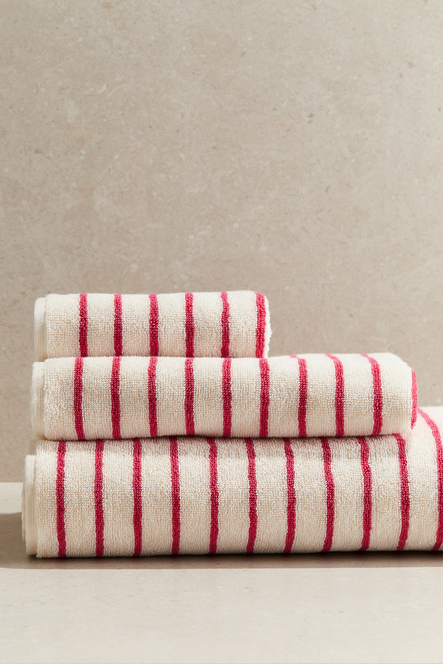 Striped guest towel - Hot pink/White/Light beige/White/Light pink/Striped/Sage green/Striped/Light blue/Striped/White/Black striped - 3