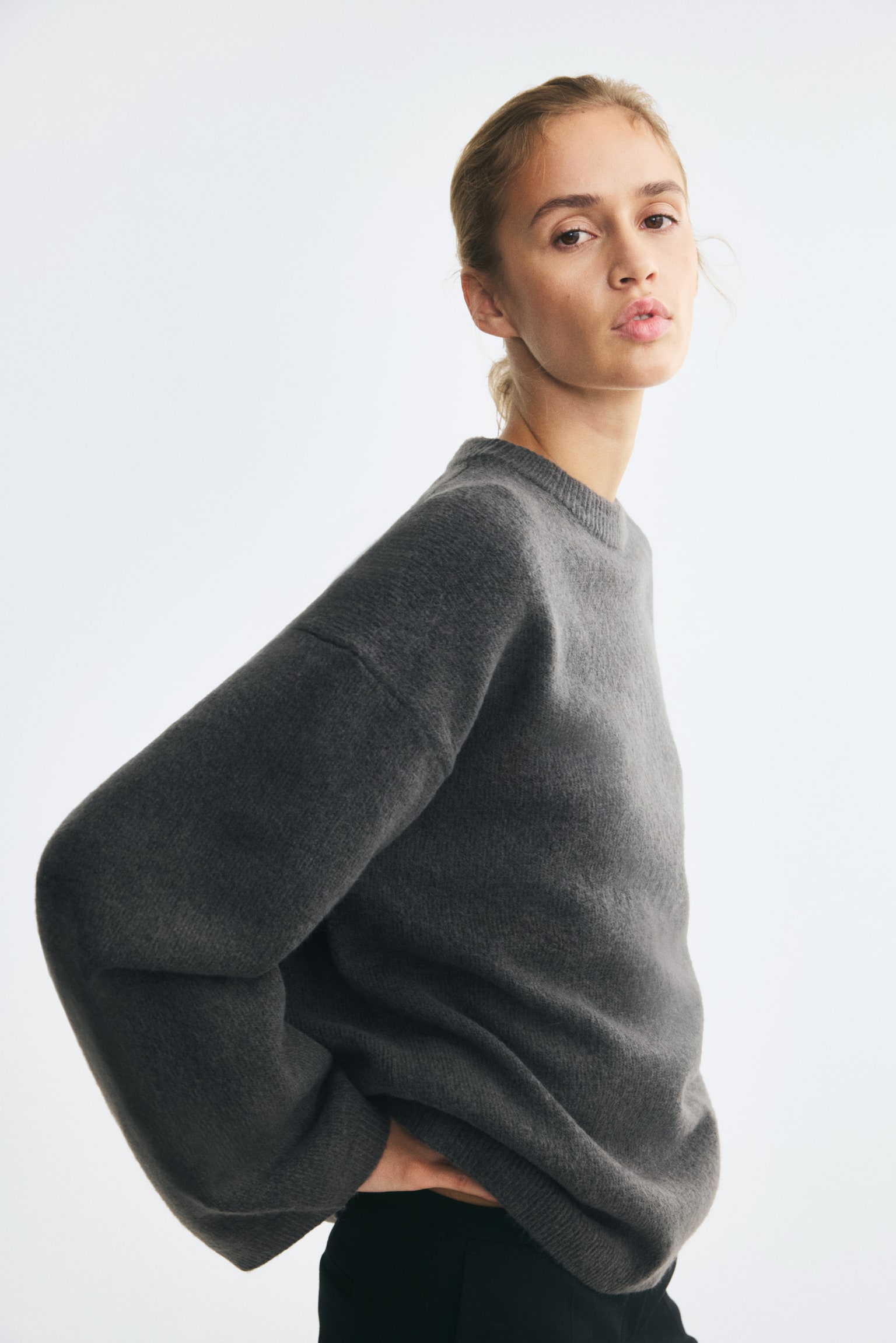 Женский свитер H&M Oversized Sweater, цвет: Тёмный серый — фото 4