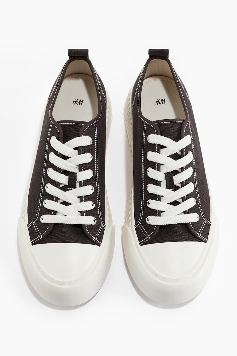 H&M Regular Fit T-shirt — Canvas trainers