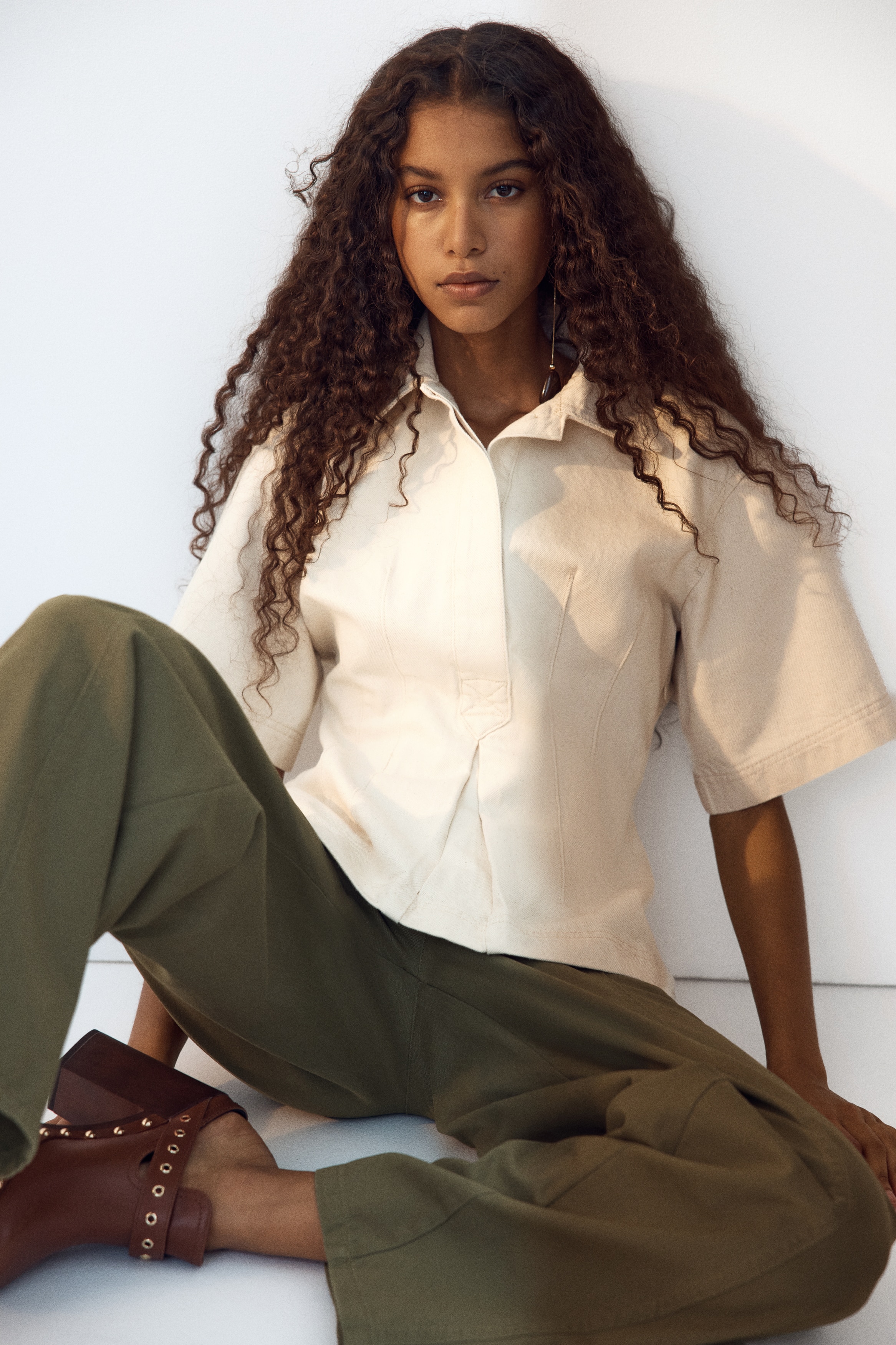 Chemise cintrée en denim - Beige clair/Bleu denim foncé/Bleu denim