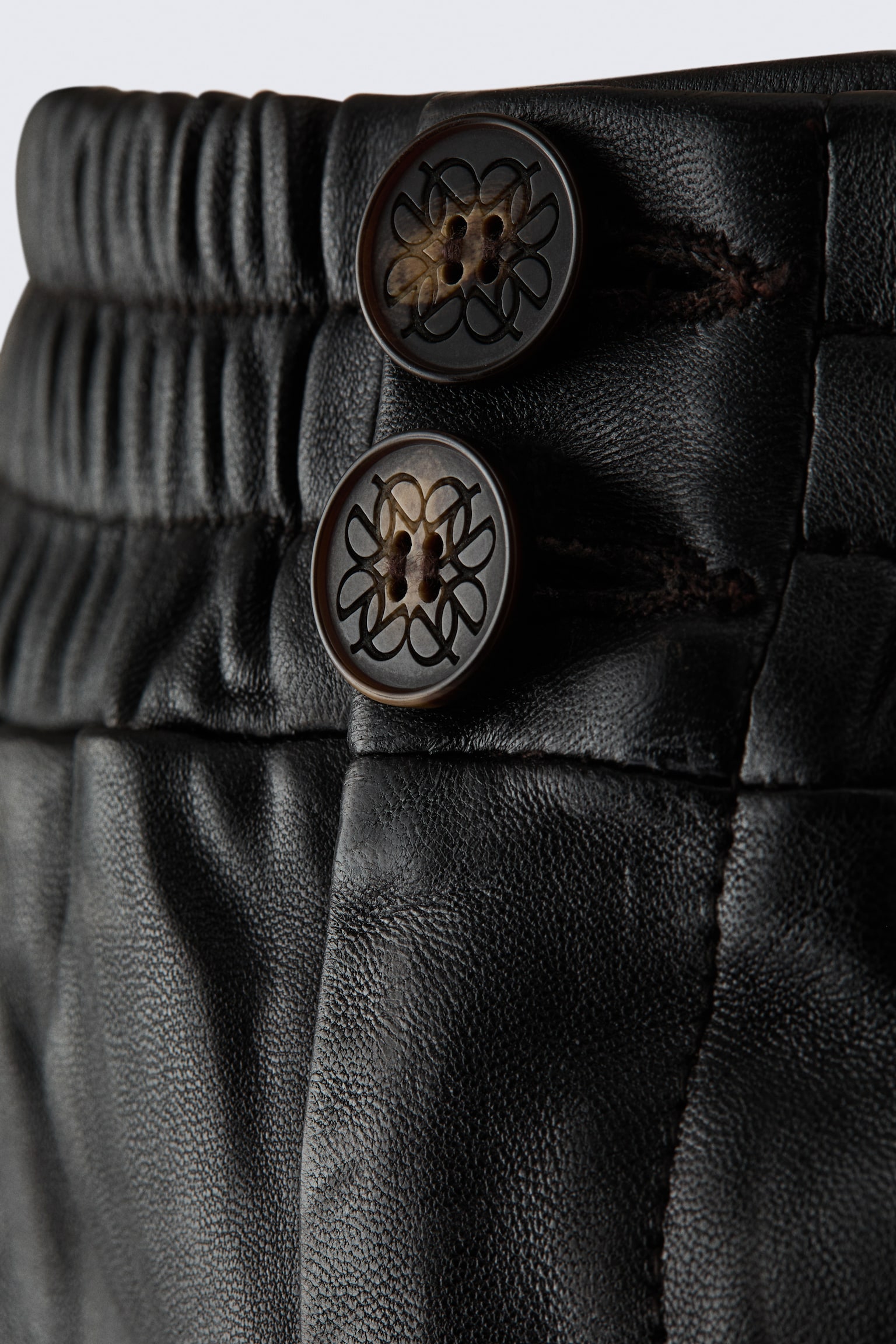 Женская юбка H&M Leather Midi, цвет: Чёрный / Коричневый — фото 5