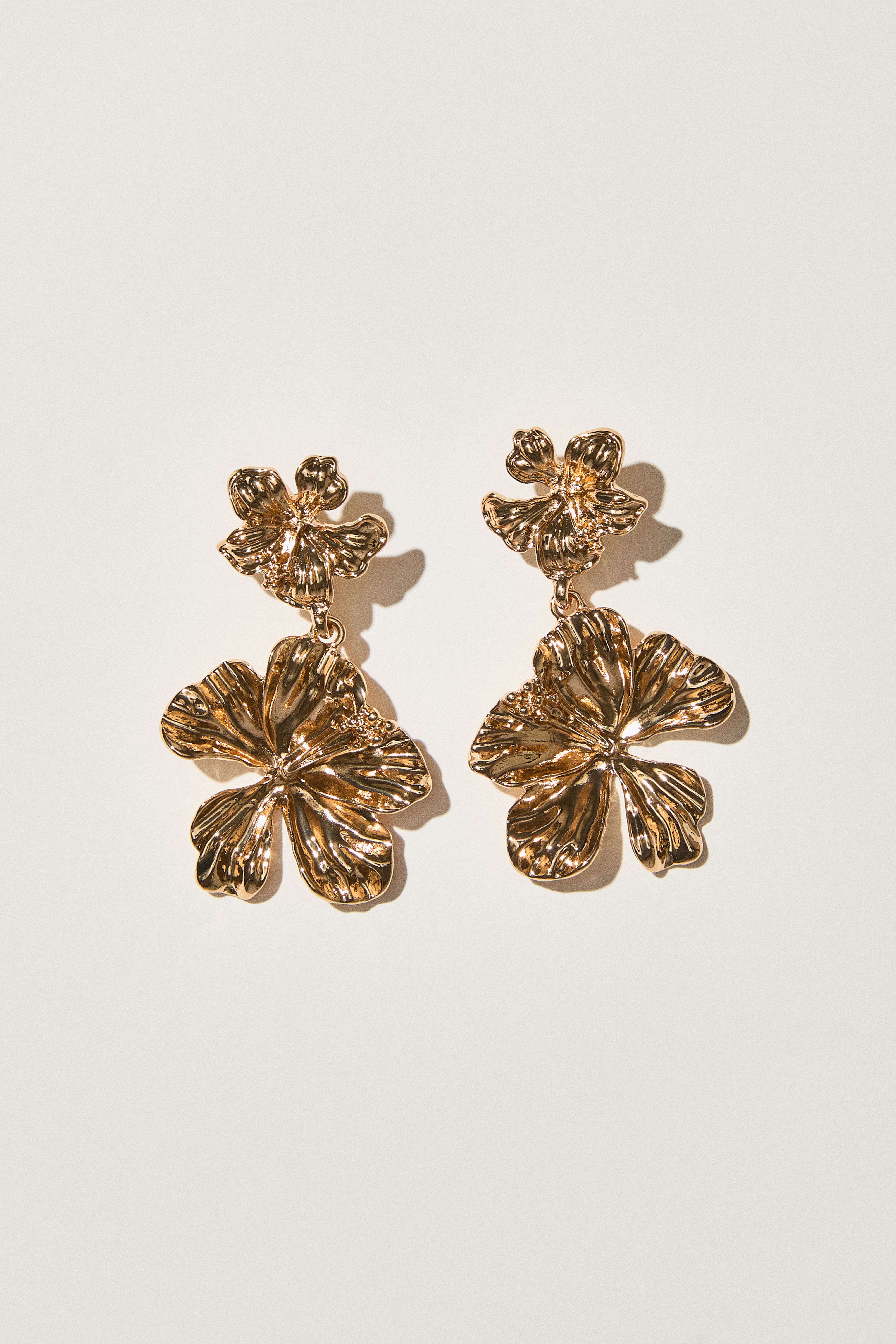 Flower-Shaped Pendant Earrings