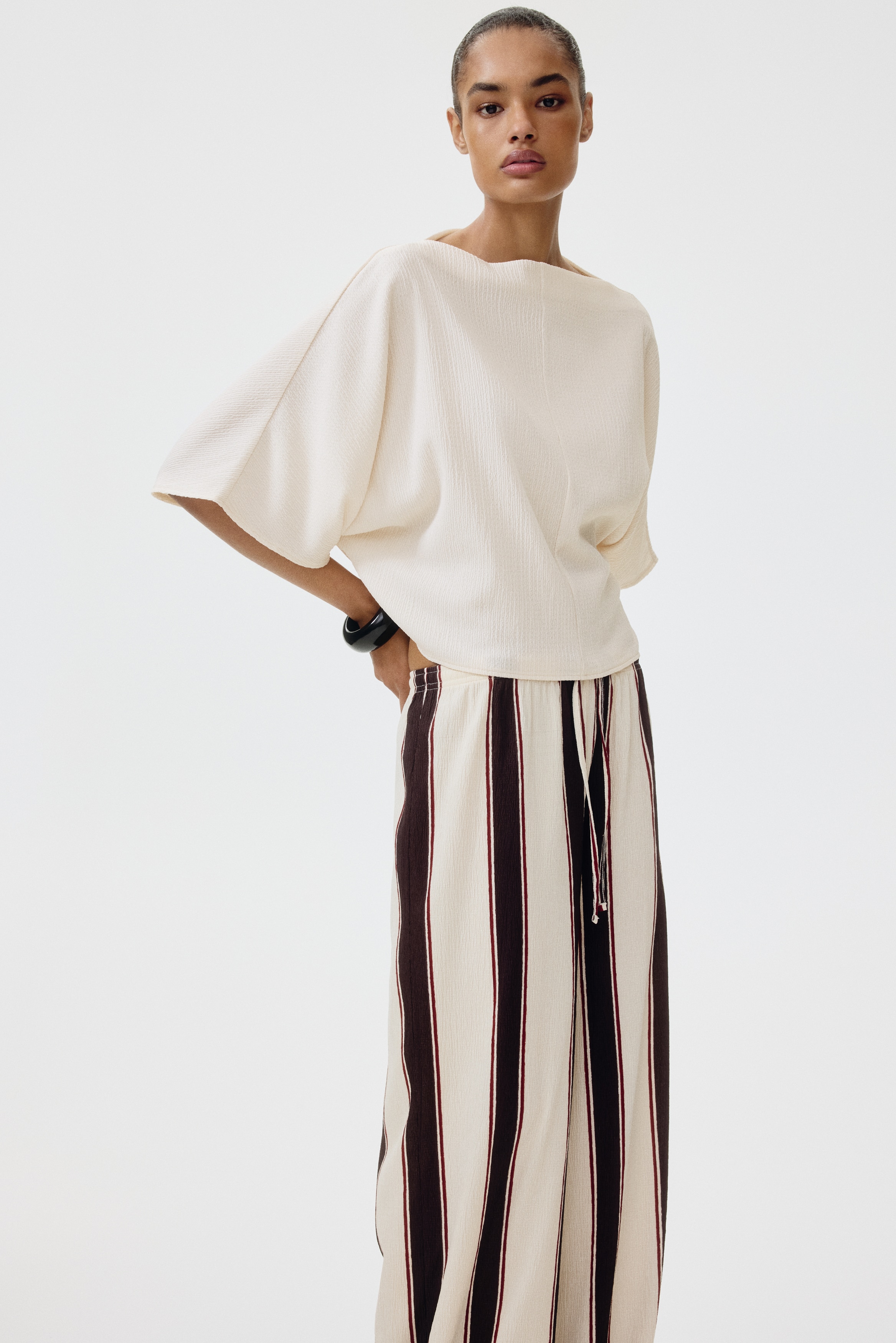 Women's Dark brown Crinkled Boat-Neck Top | H&M US