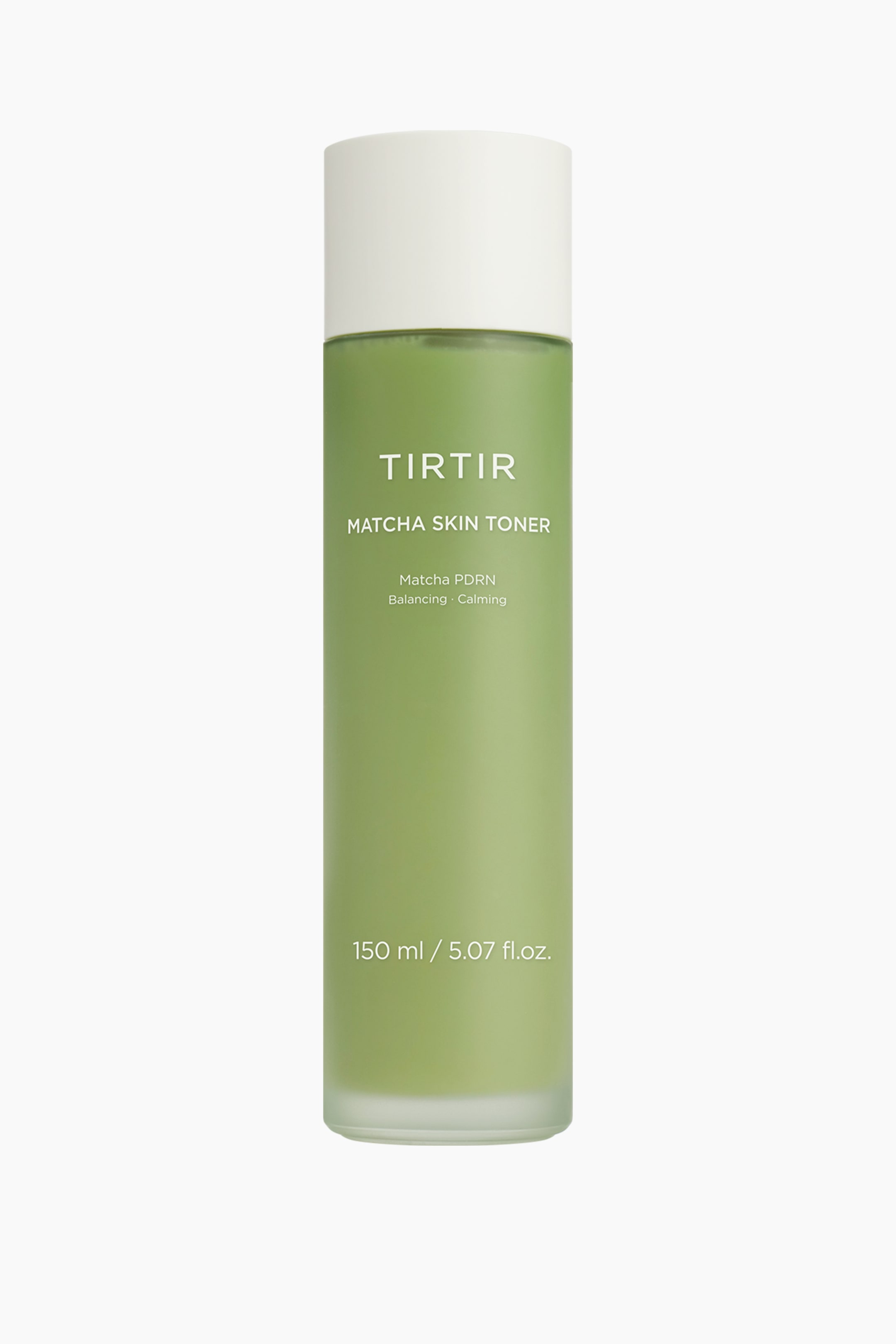 Visa större bild: En TIRTIR Matcha Skin Toner-flaska står upprätt, med en matchagrön kropp, en frostad bas och en vit kork. På flaskans framsida visas varumärket TIRTIR, "Matcha Skin Toner" och volymdetaljer på 150 ml / 5,07 fl.oz.
