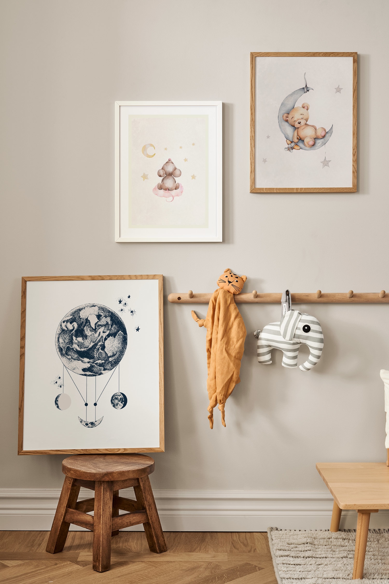 Sleeping Teddy Poster - Braun/blau