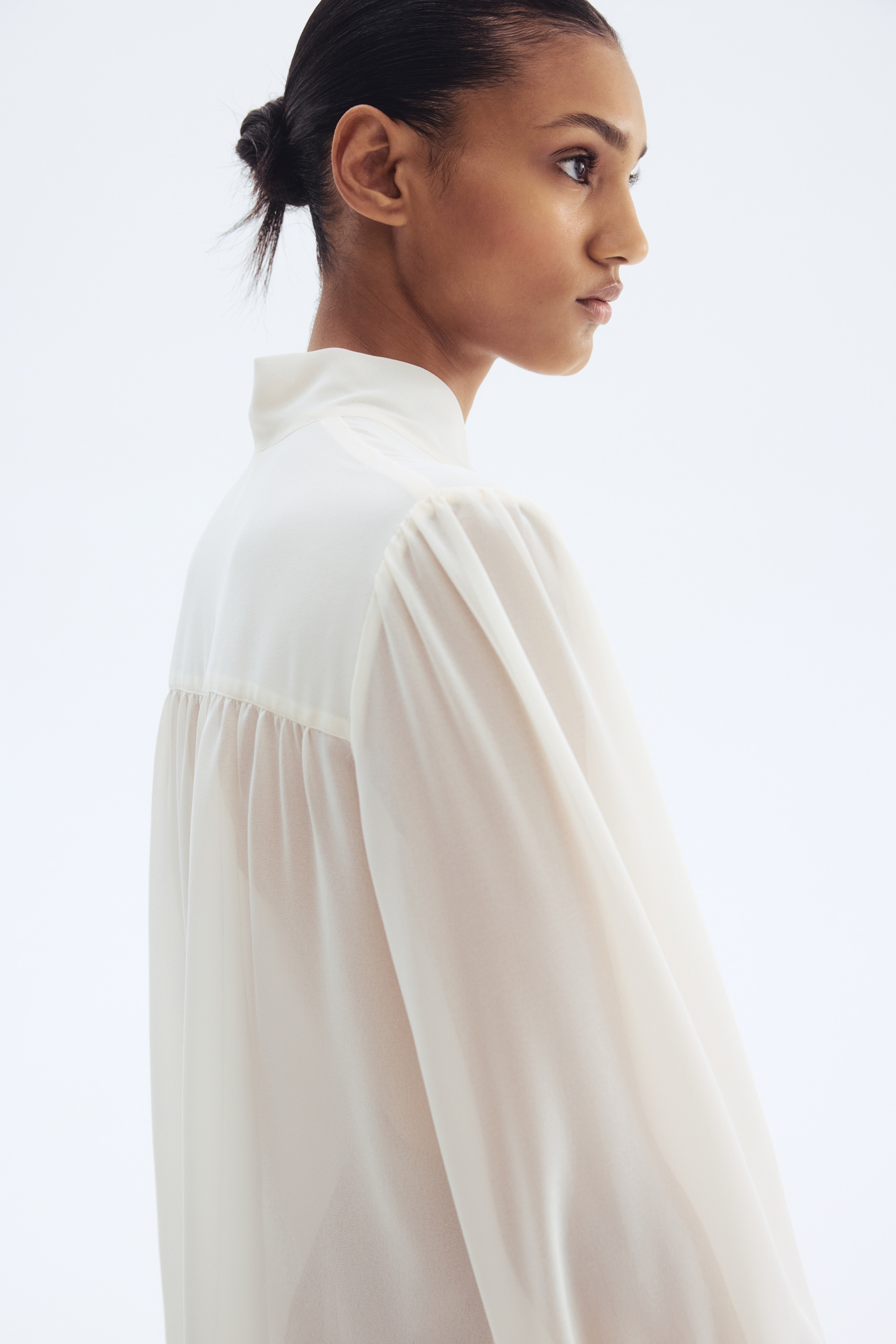 Bow-collar chiffon Top