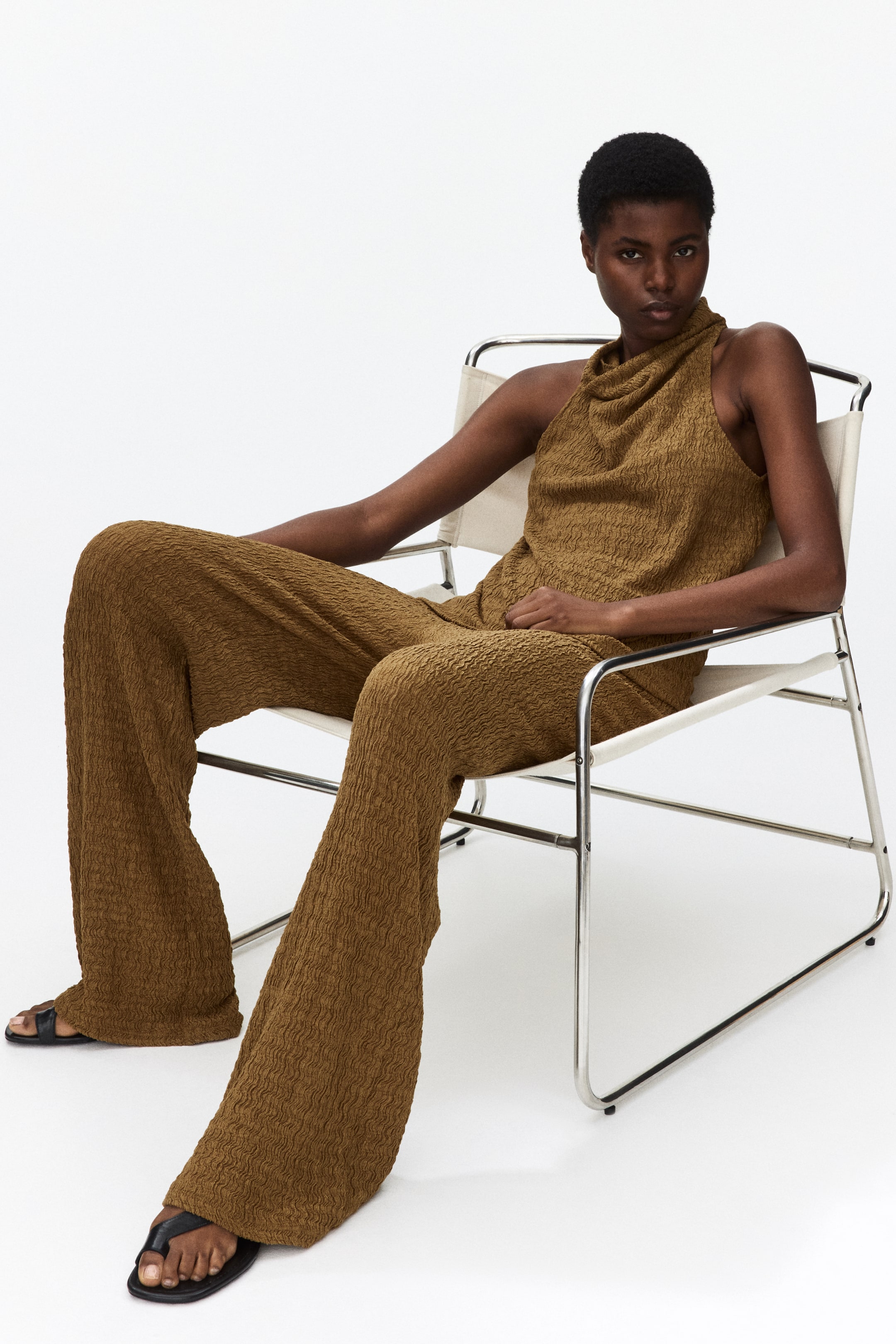 Pantalon large à effet froissé