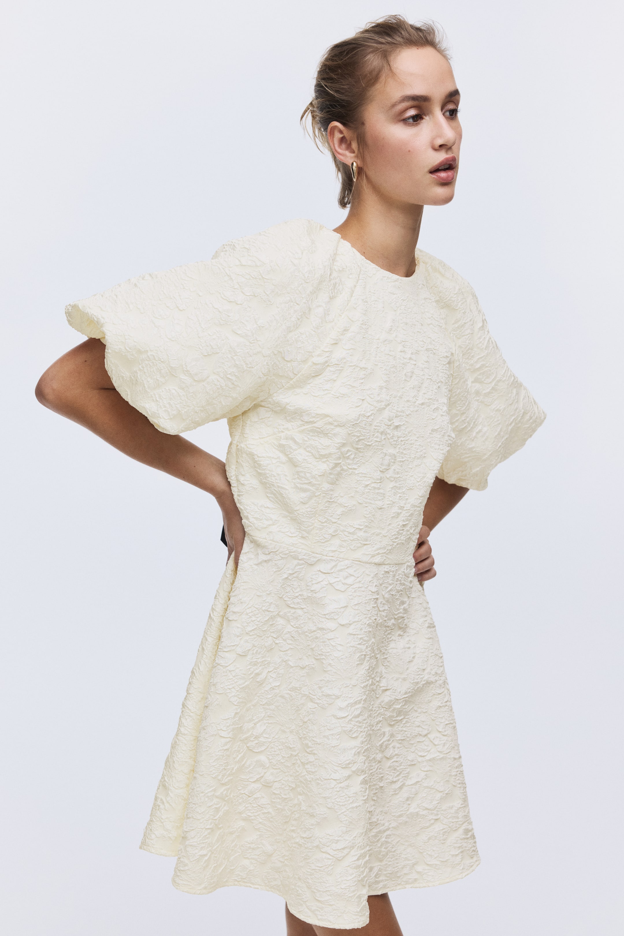 Agrandir l'image: Robe à manches ballon - Crème - FEMME | H&M BE 1