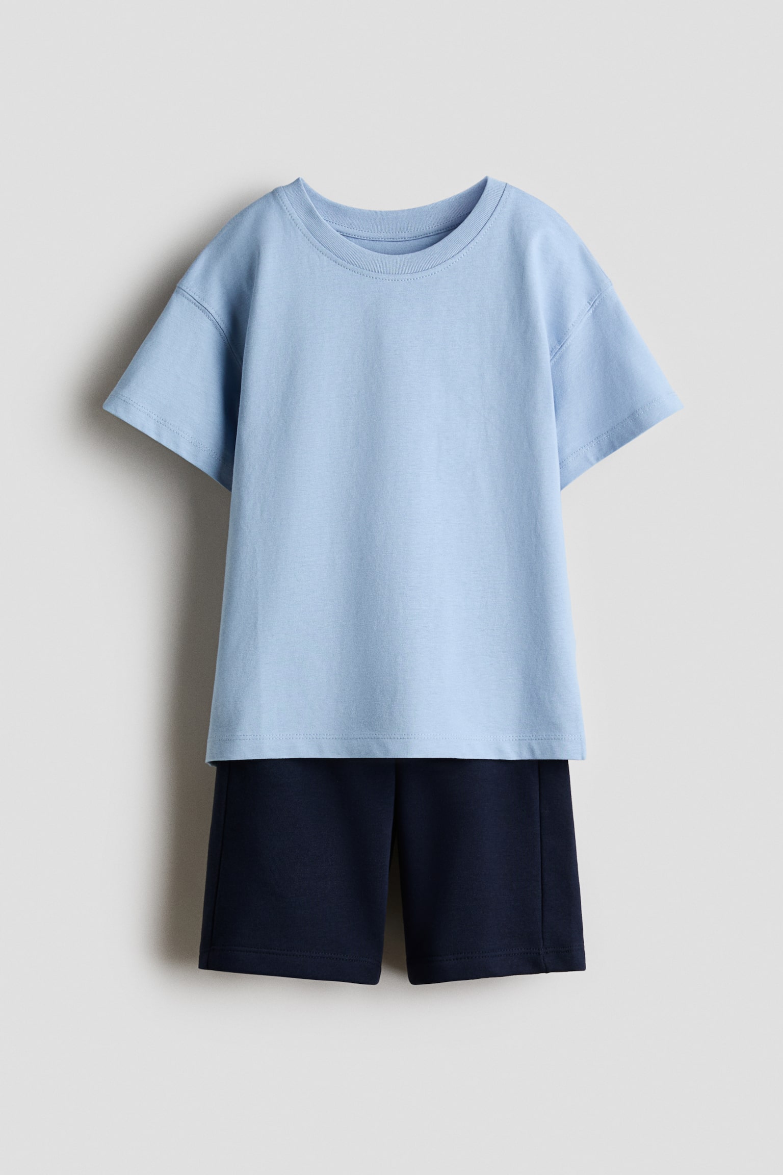 2-piece T-shirt and shorts set - Light blue/Navy blue/Brown/Light beige