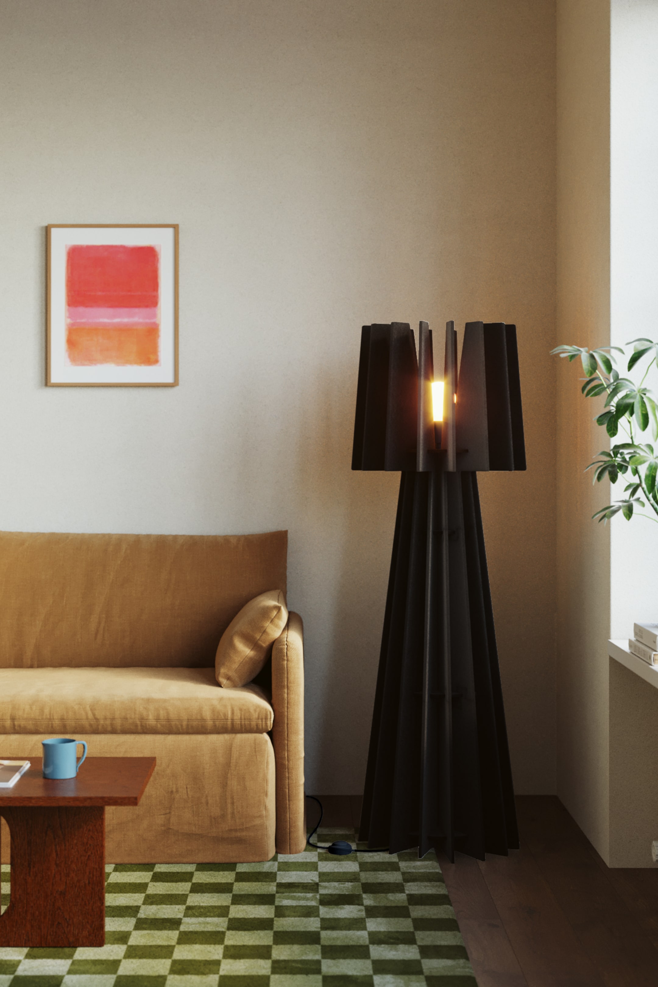 Grotere afbeelding bekijken: Een donkere, gegroefde vloerlamp staat opgesteld, met een taps toelopende voet en een uitlopende kap, beide samengesteld uit verticale panelen. Een zichtbare gloeilamp in de kap straalt een warm licht uit, en een donker snoer loopt naar een ronde voetschakelaar op de vloer.