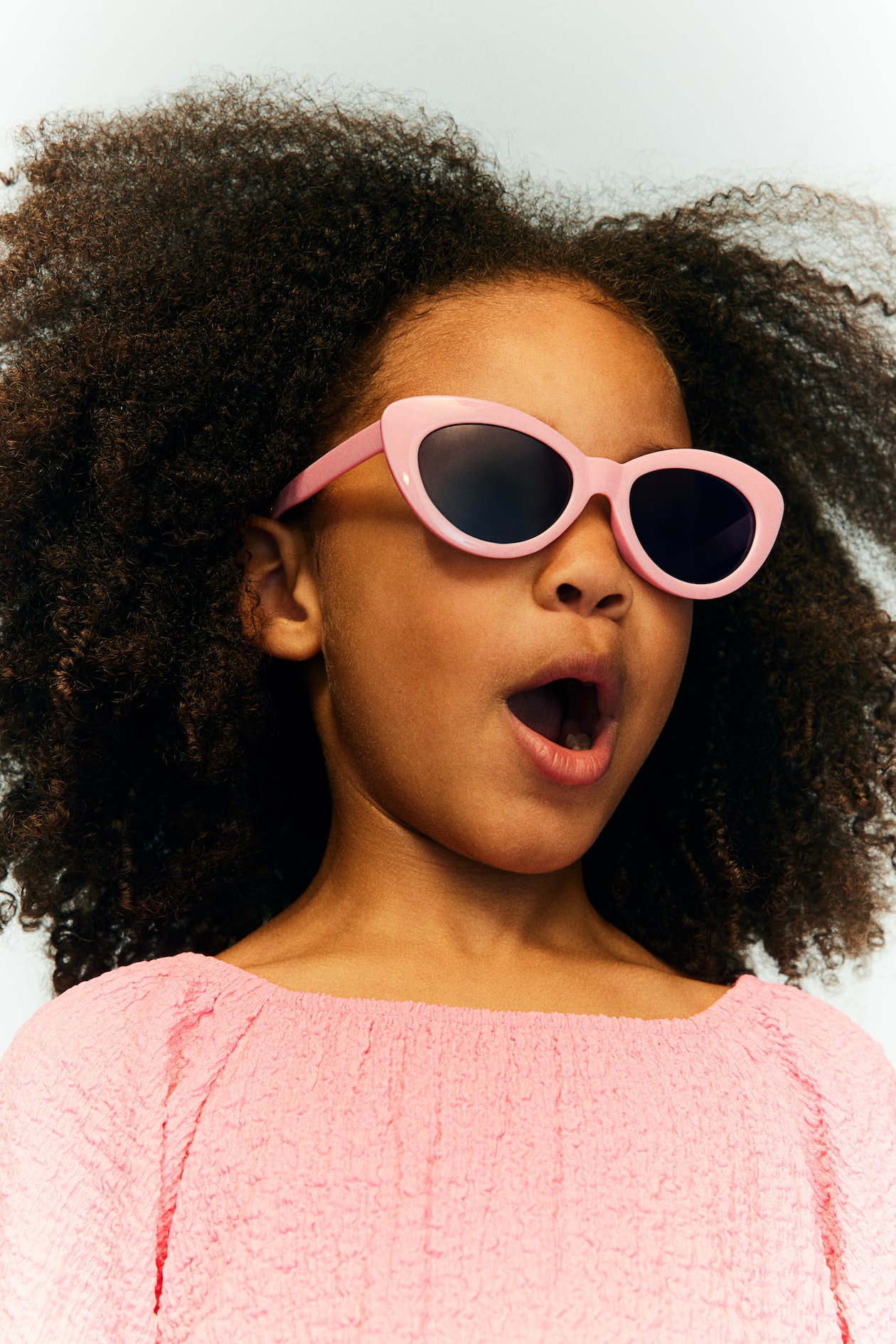 cat-eye-sunglasses-light-pink-kids-h-m-gb