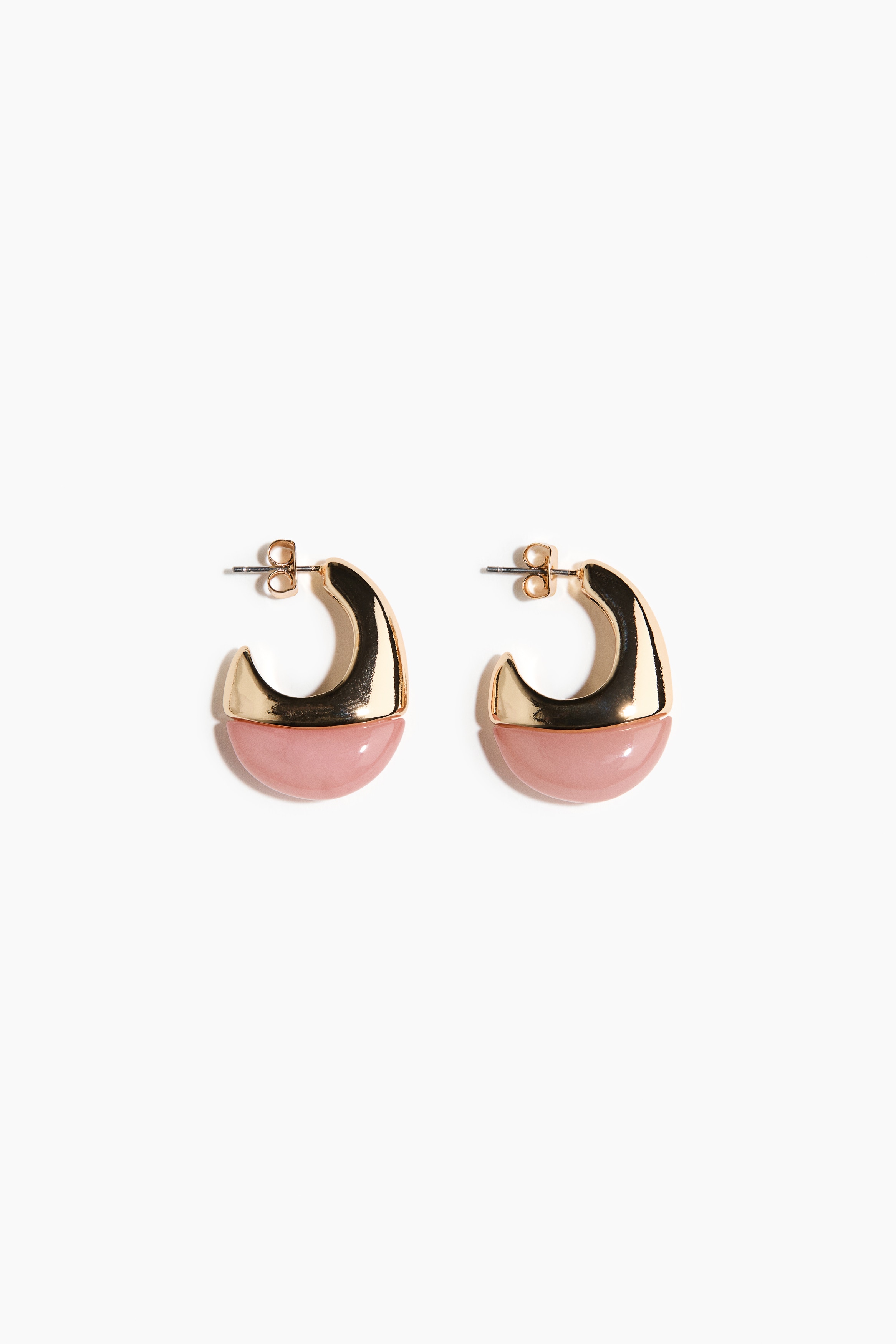 Hoop earringsModel