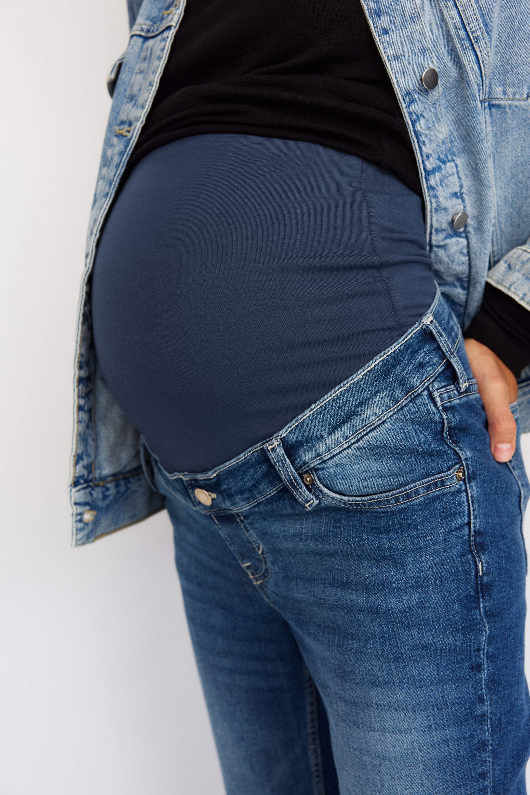 View larger image: MAMA Flared Jeans - Denim blue - Ladies | H&M 3